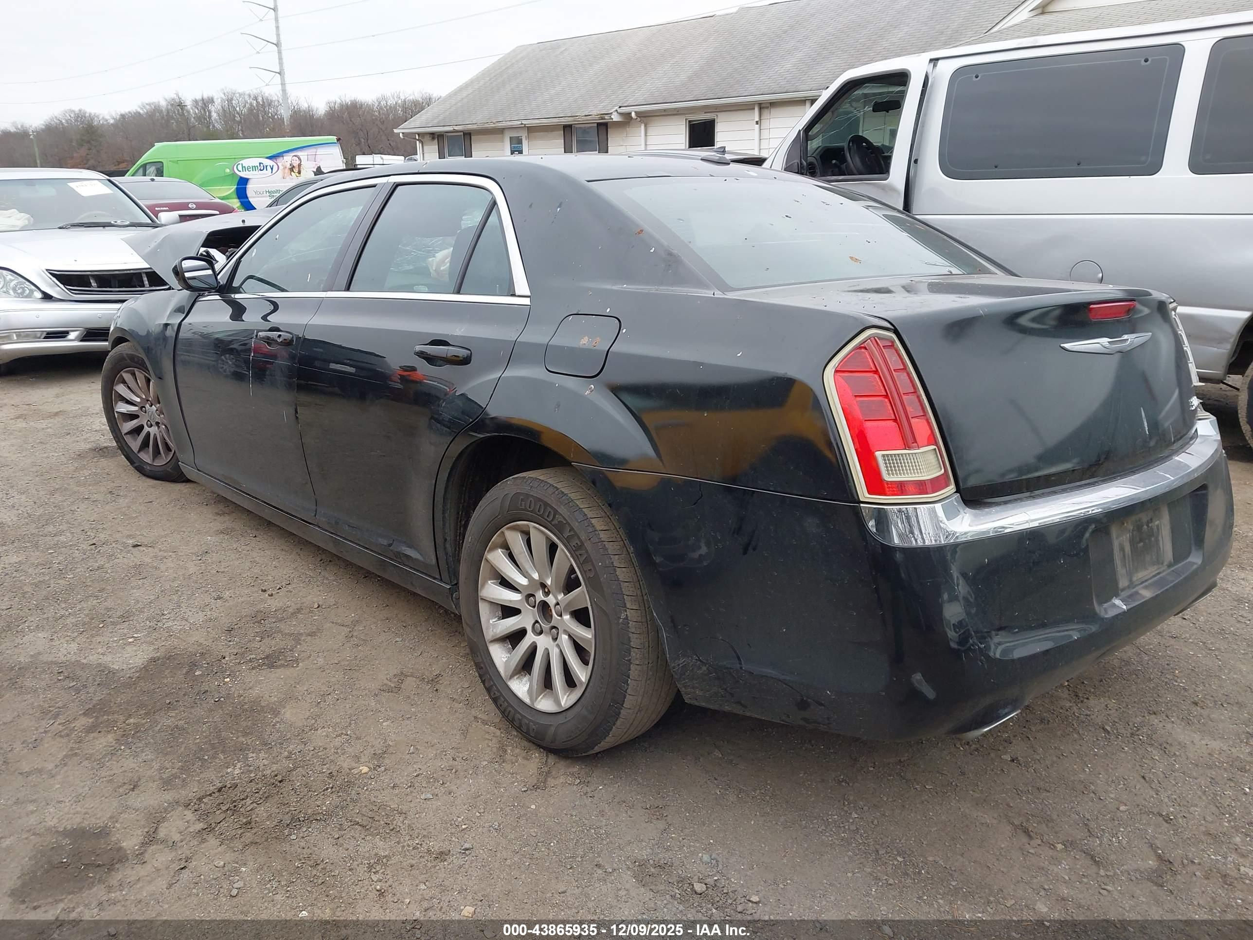 CHRYSLER 300 image 3