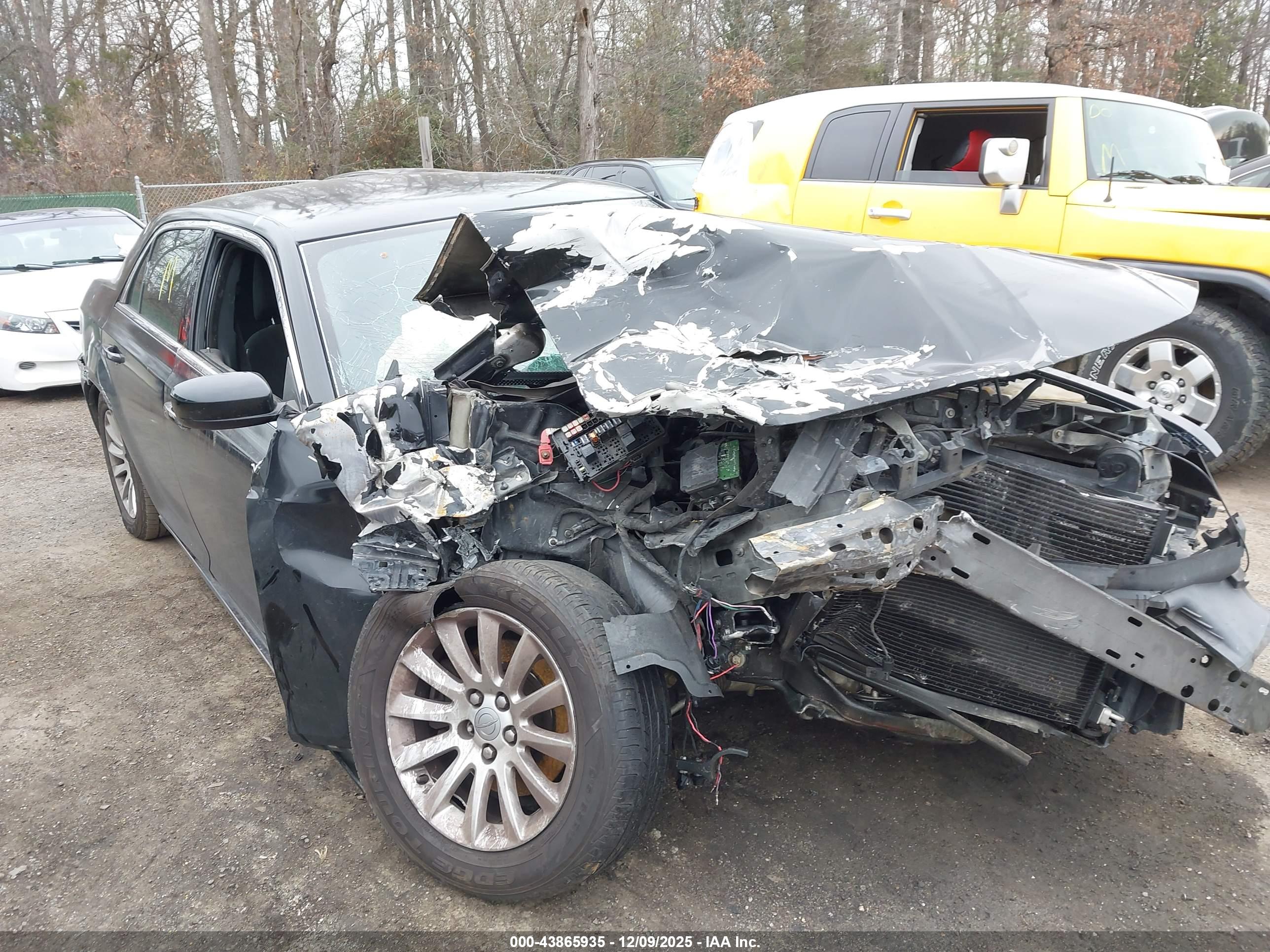 CHRYSLER 300 image 6