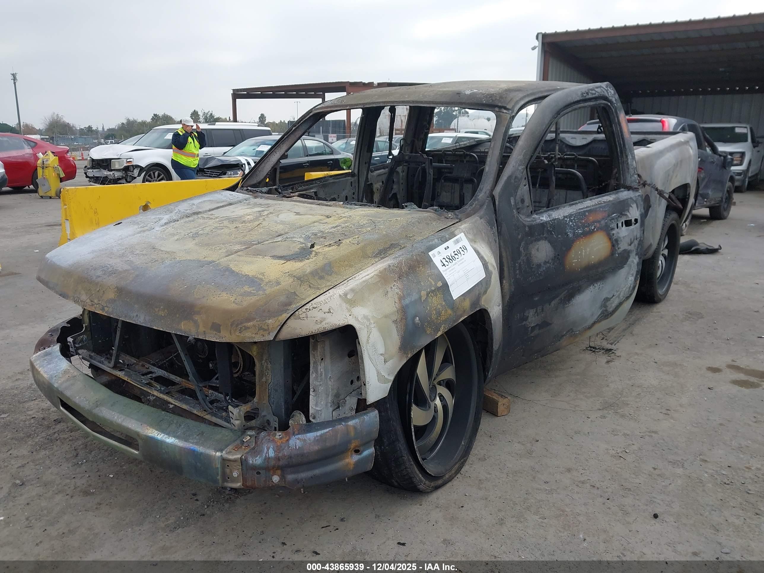 CHEVROLET SILVERADO image 6