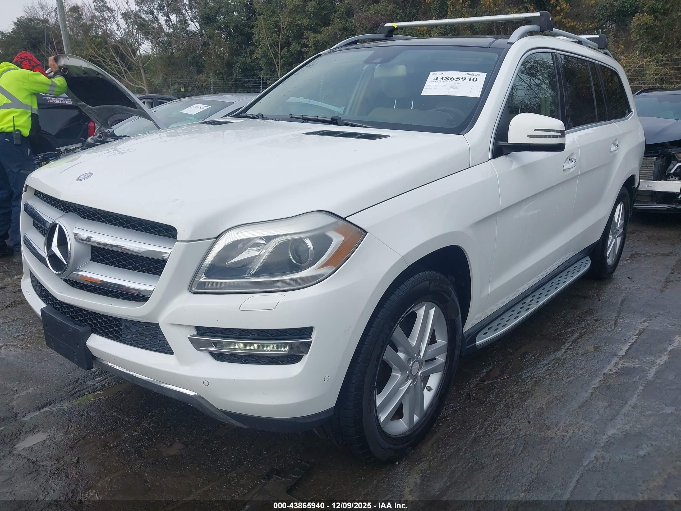 MERCEDES-BENZ GL image 2