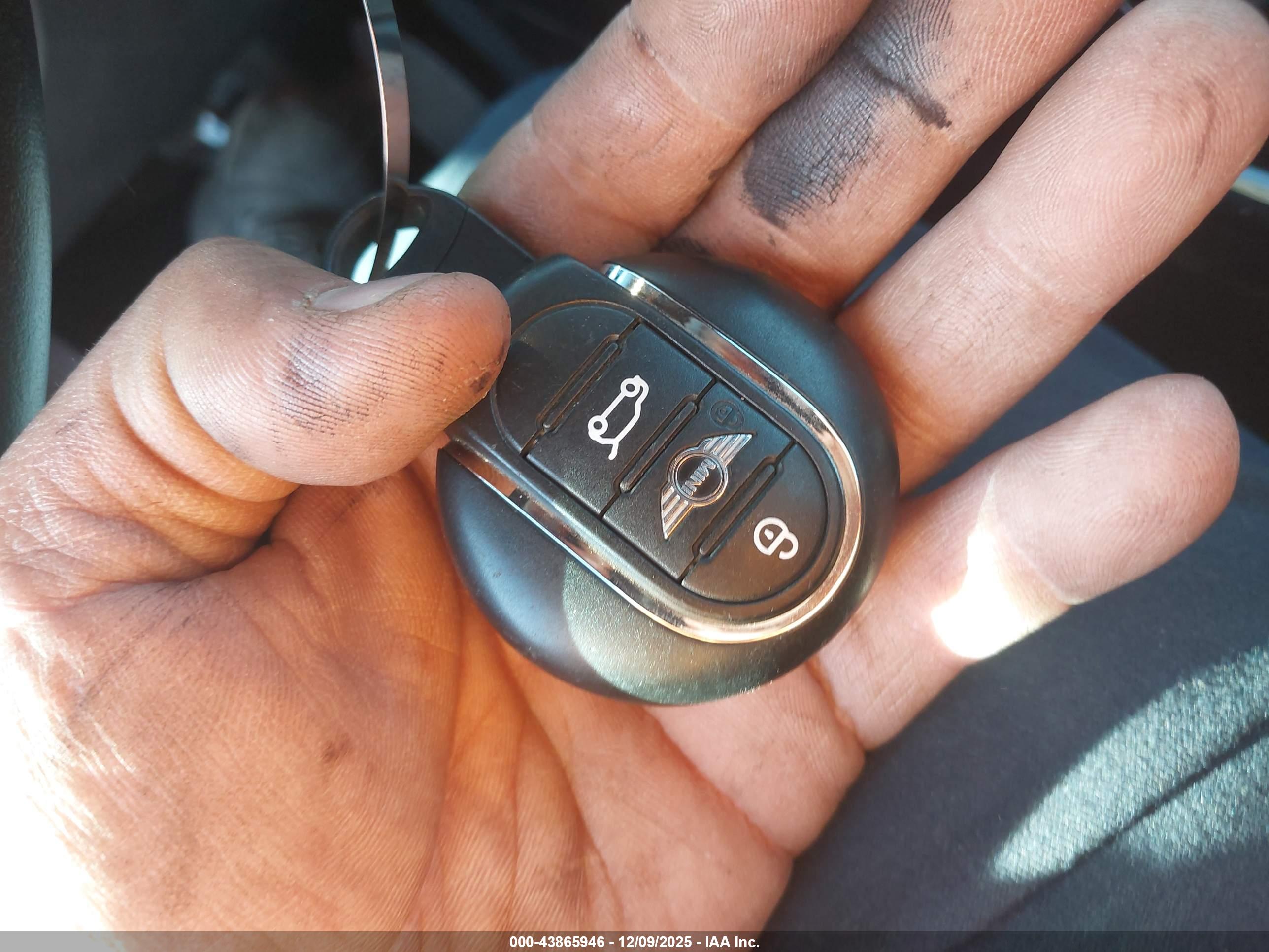 MINI CLUBMAN image 11