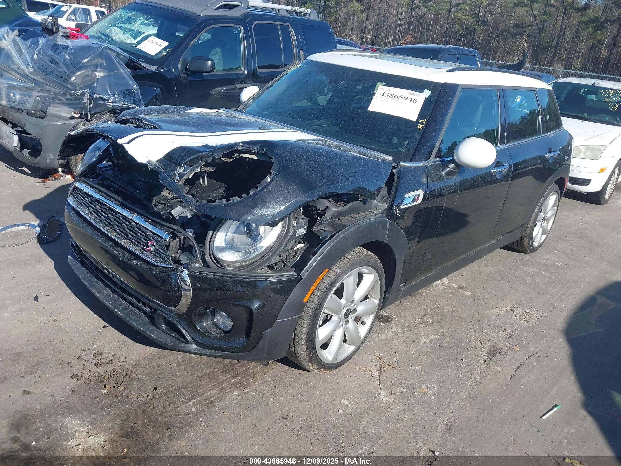 MINI CLUBMAN image 2