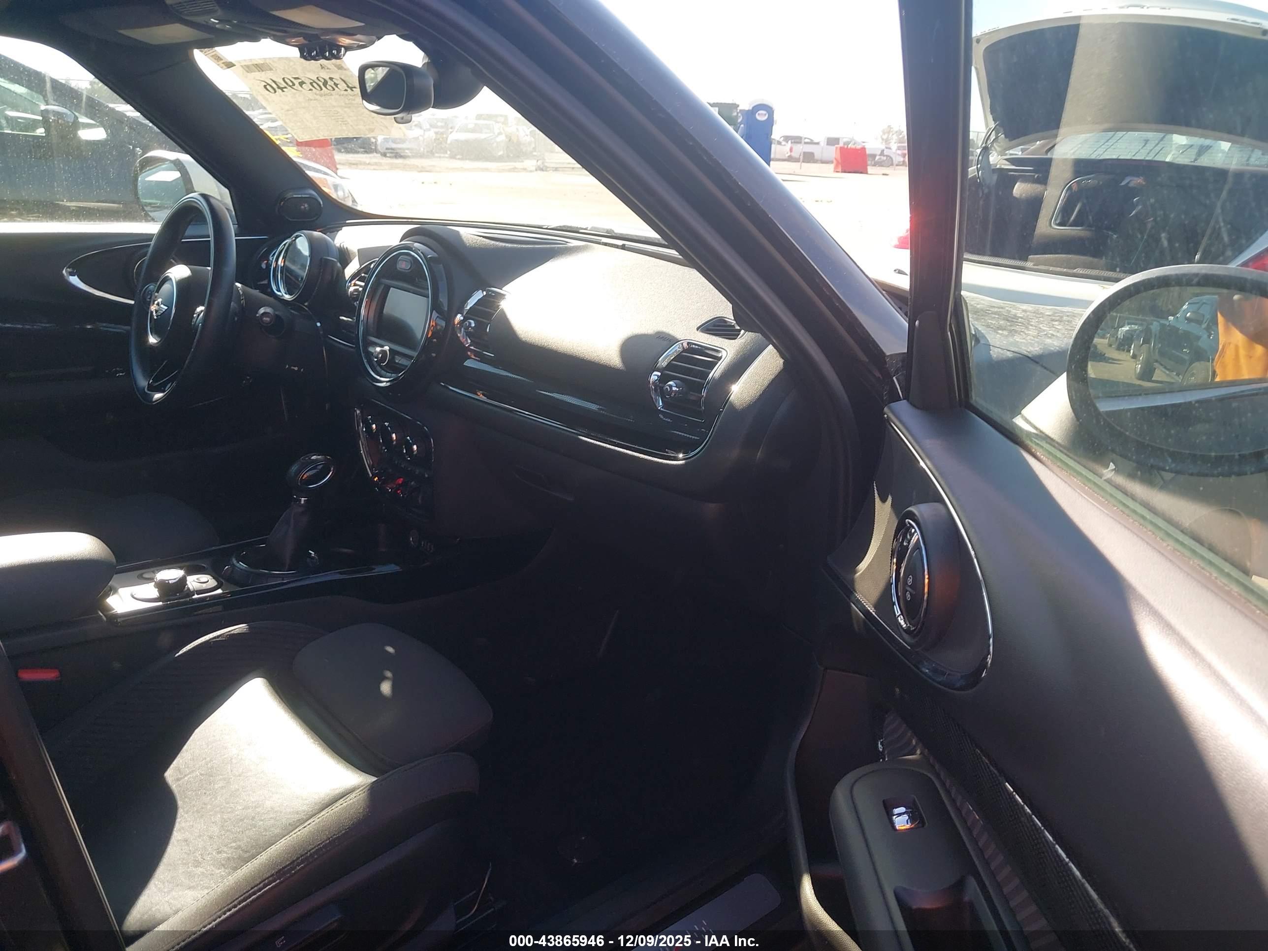 MINI CLUBMAN image 5