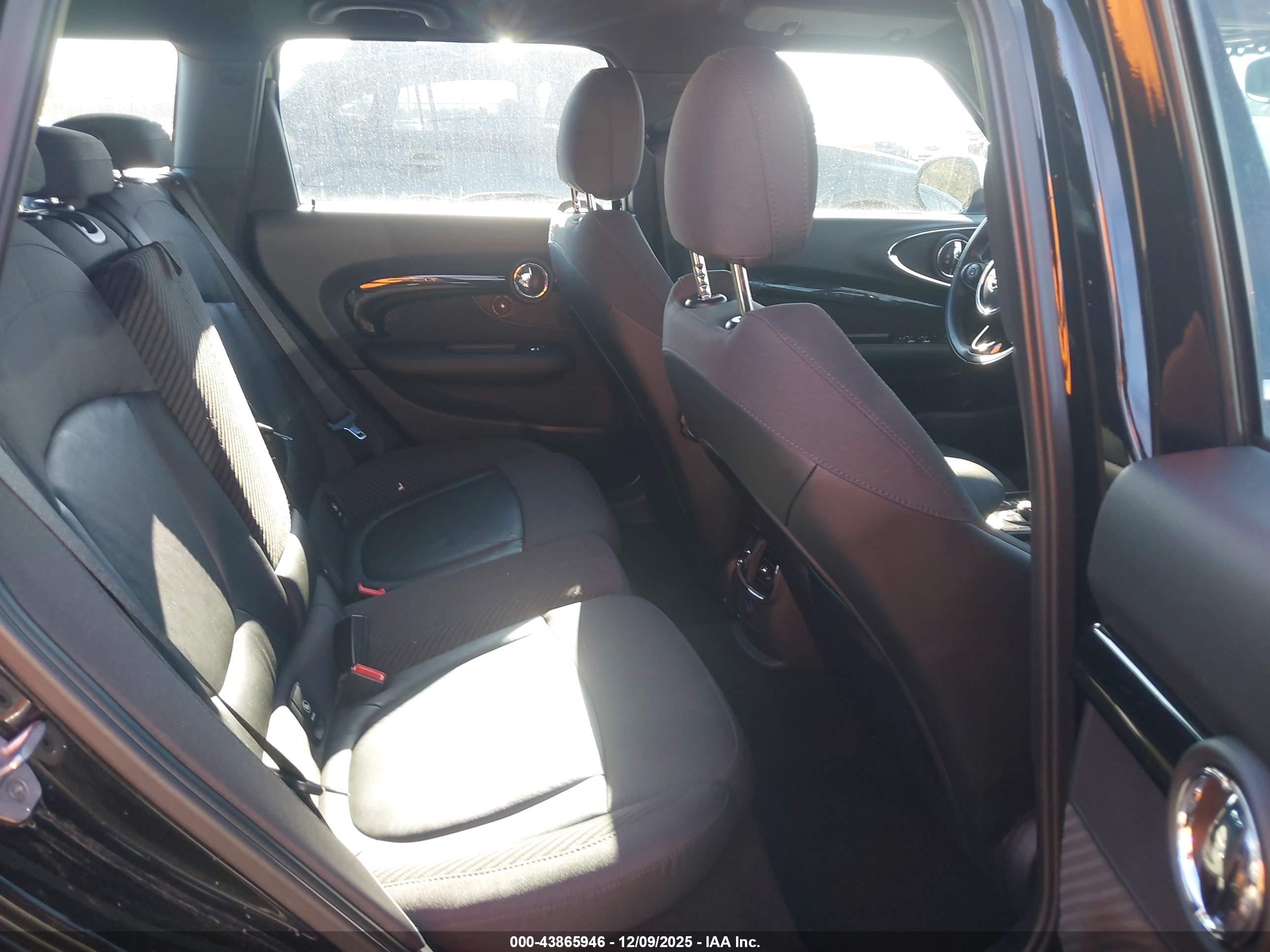 MINI CLUBMAN image 8