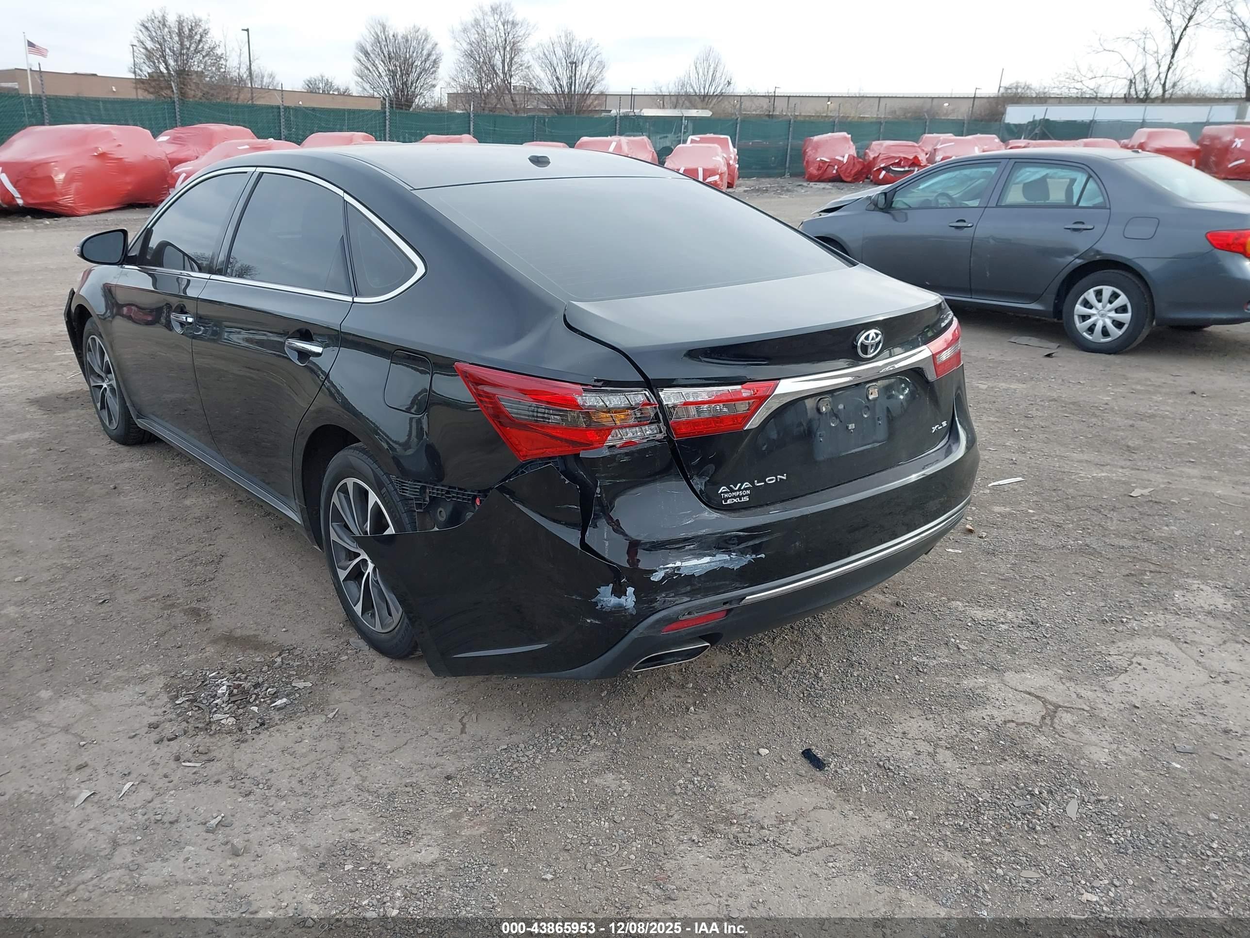 TOYOTA AVALON image 6