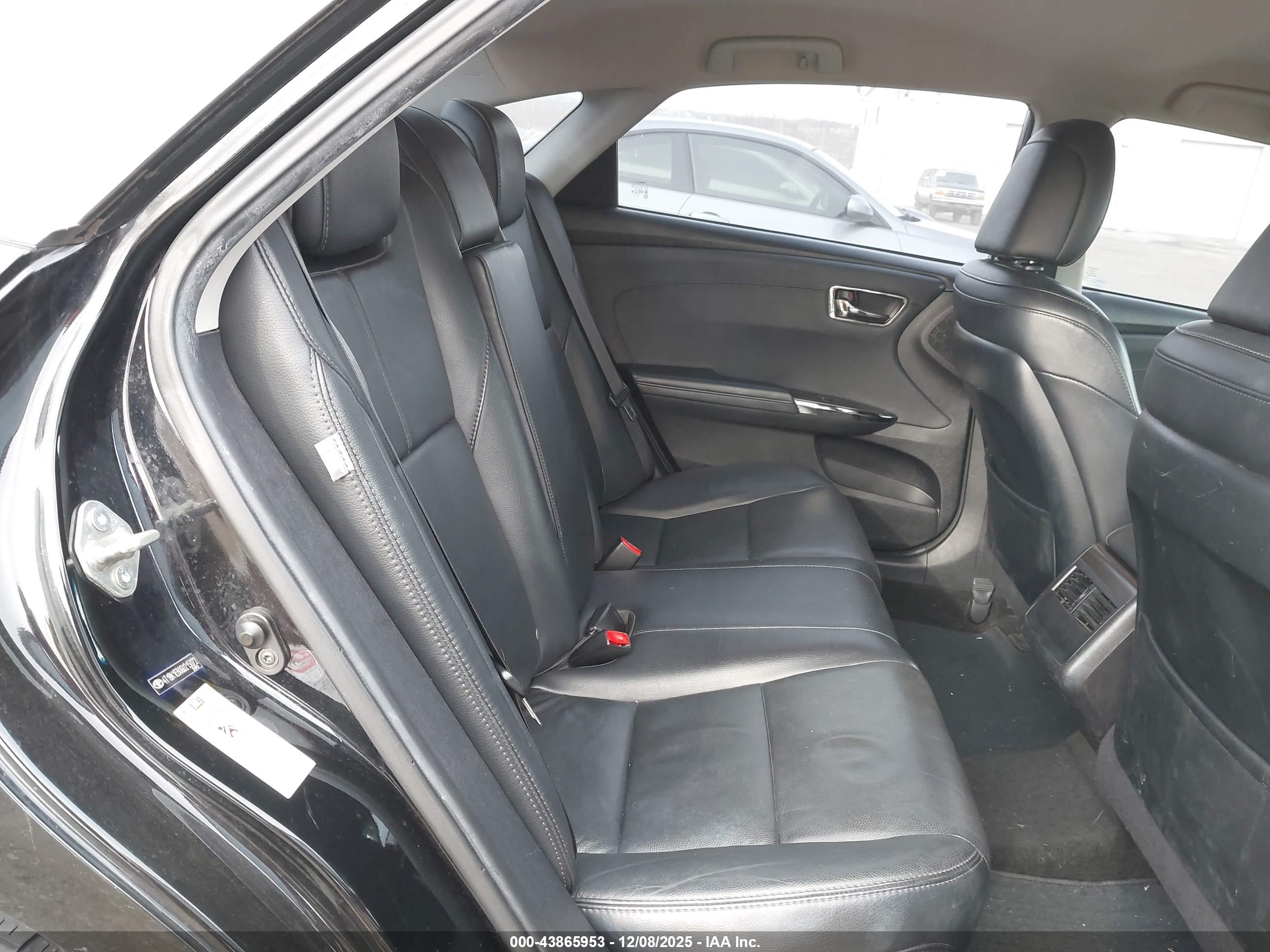 TOYOTA AVALON image 8