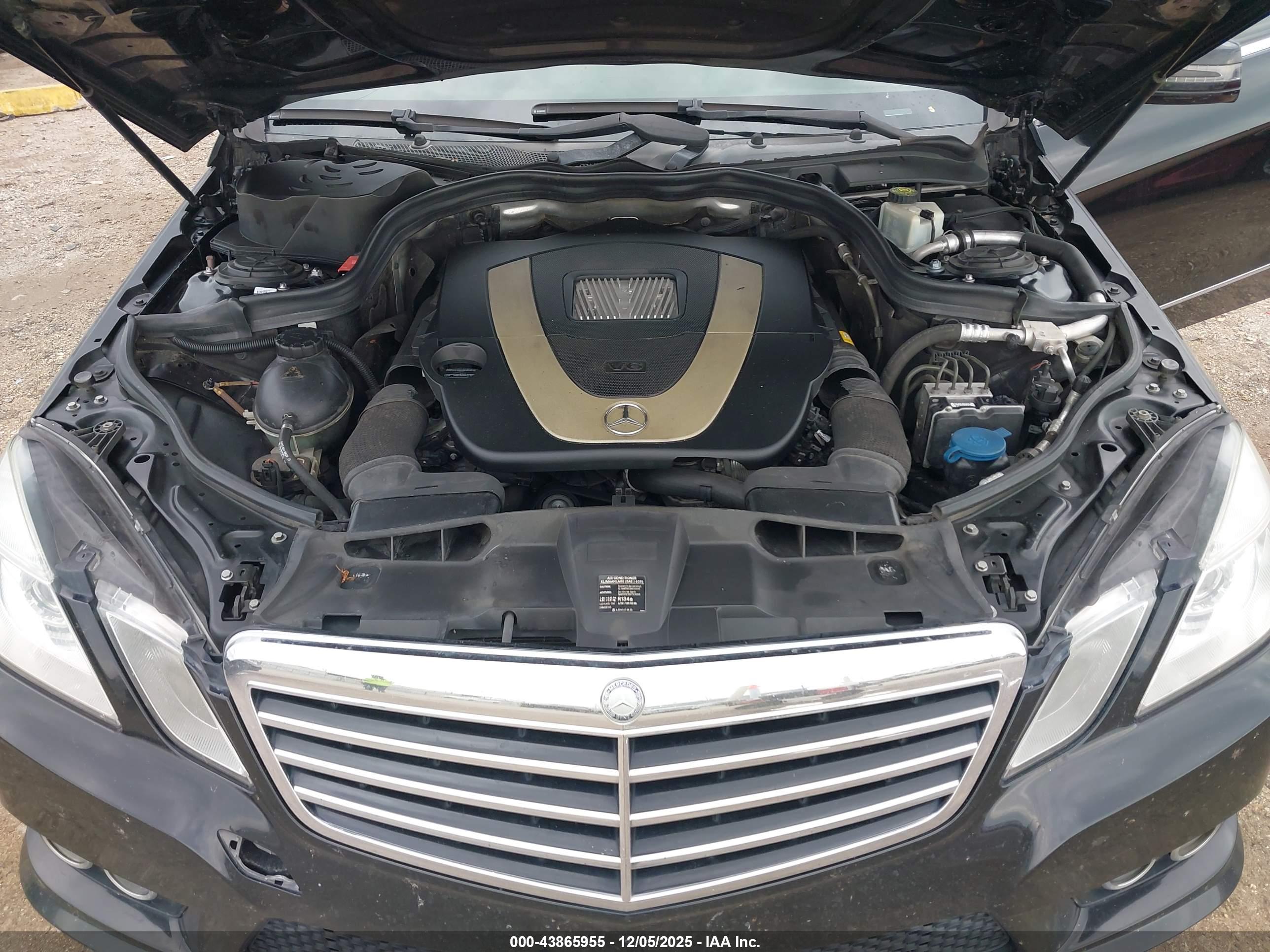 MERCEDES-BENZ E image 10