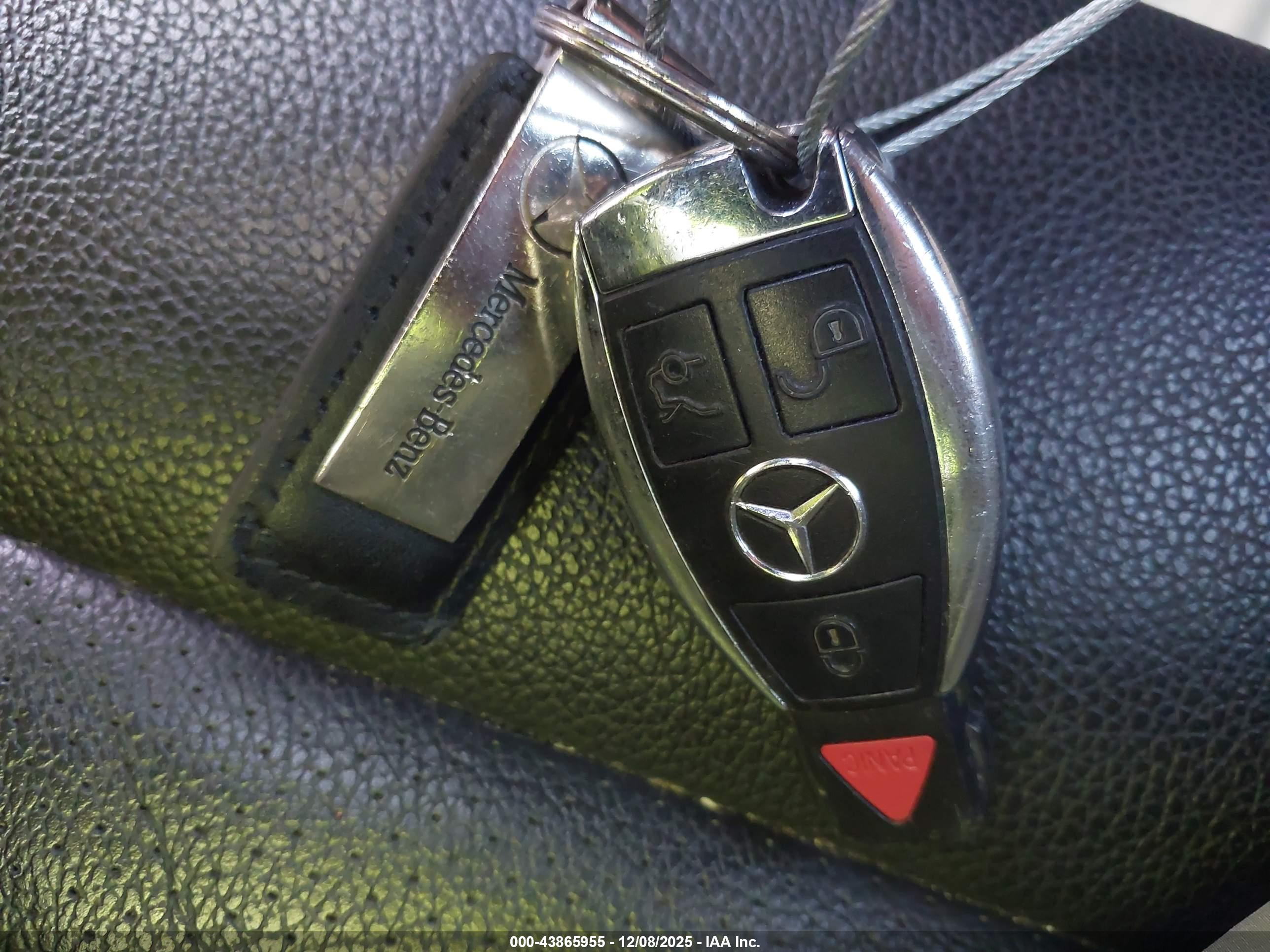 MERCEDES-BENZ E image 11