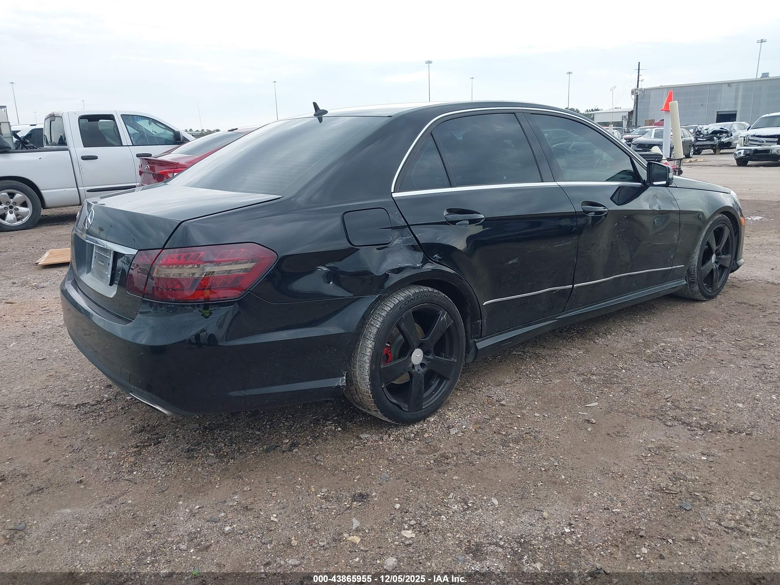 MERCEDES-BENZ E image 4