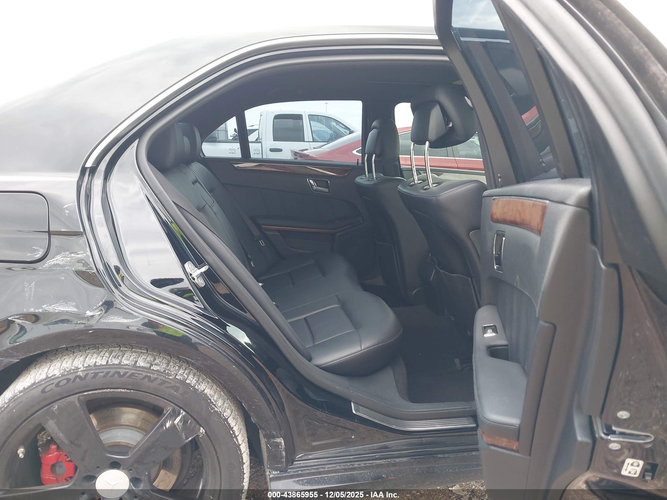 MERCEDES-BENZ E image 8