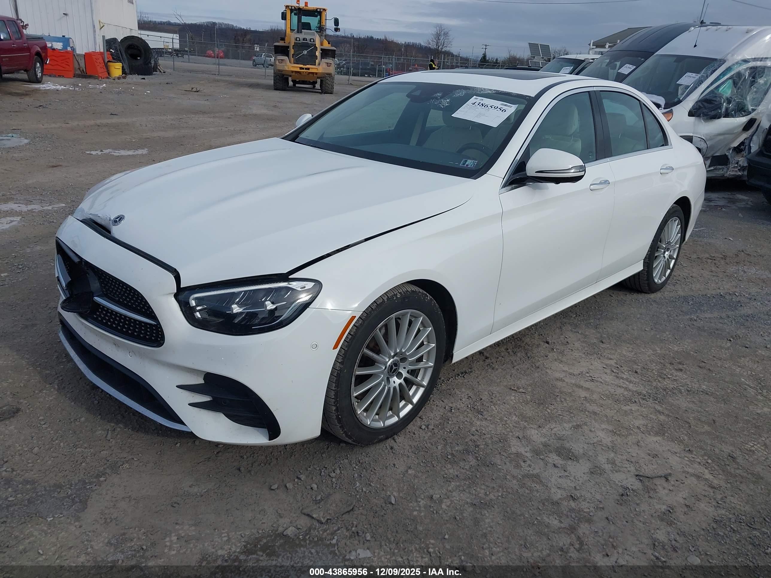 MERCEDES-BENZ E image 2