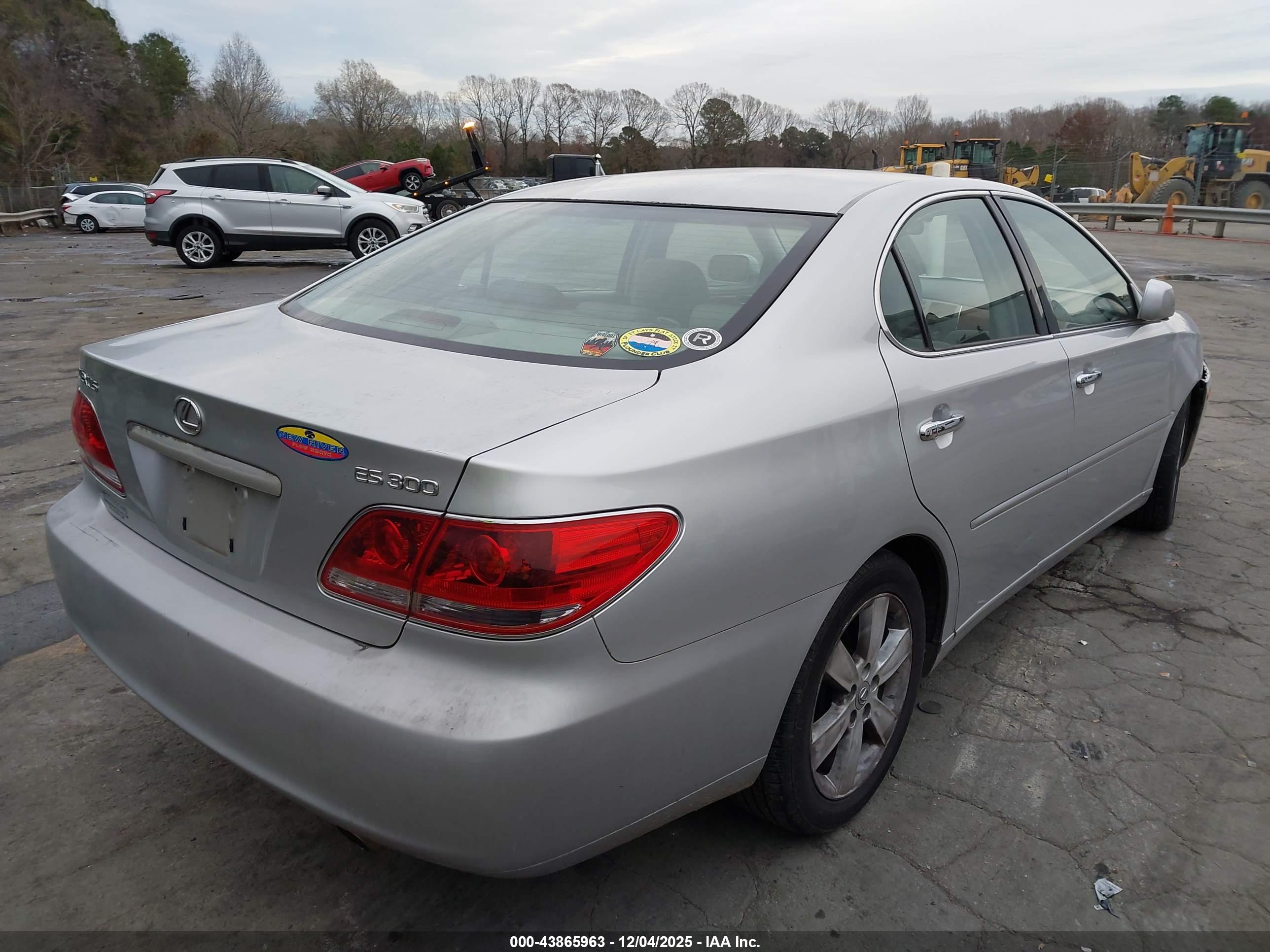 LEXUS ES image 4