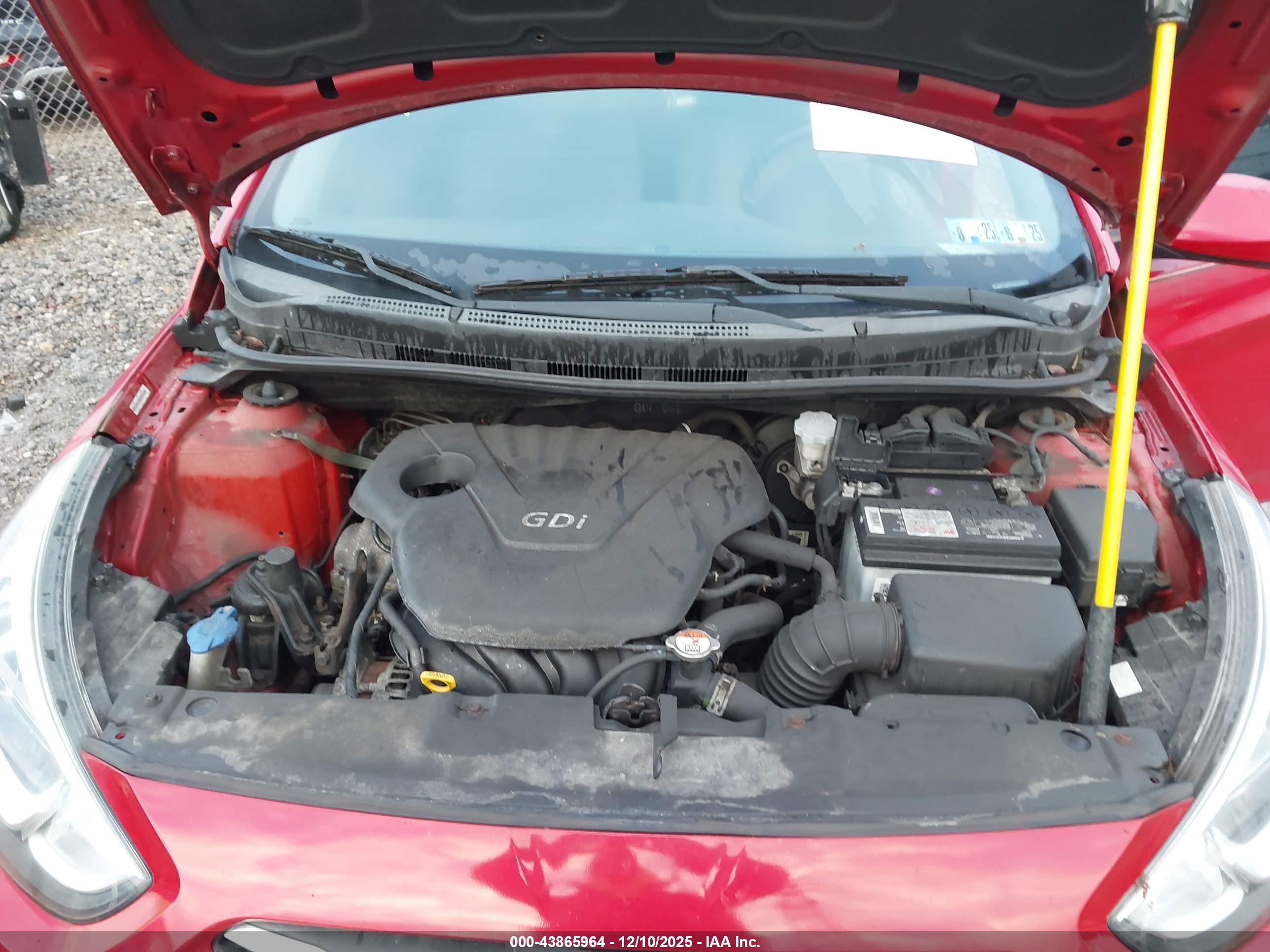 HYUNDAI ACCENT image 10