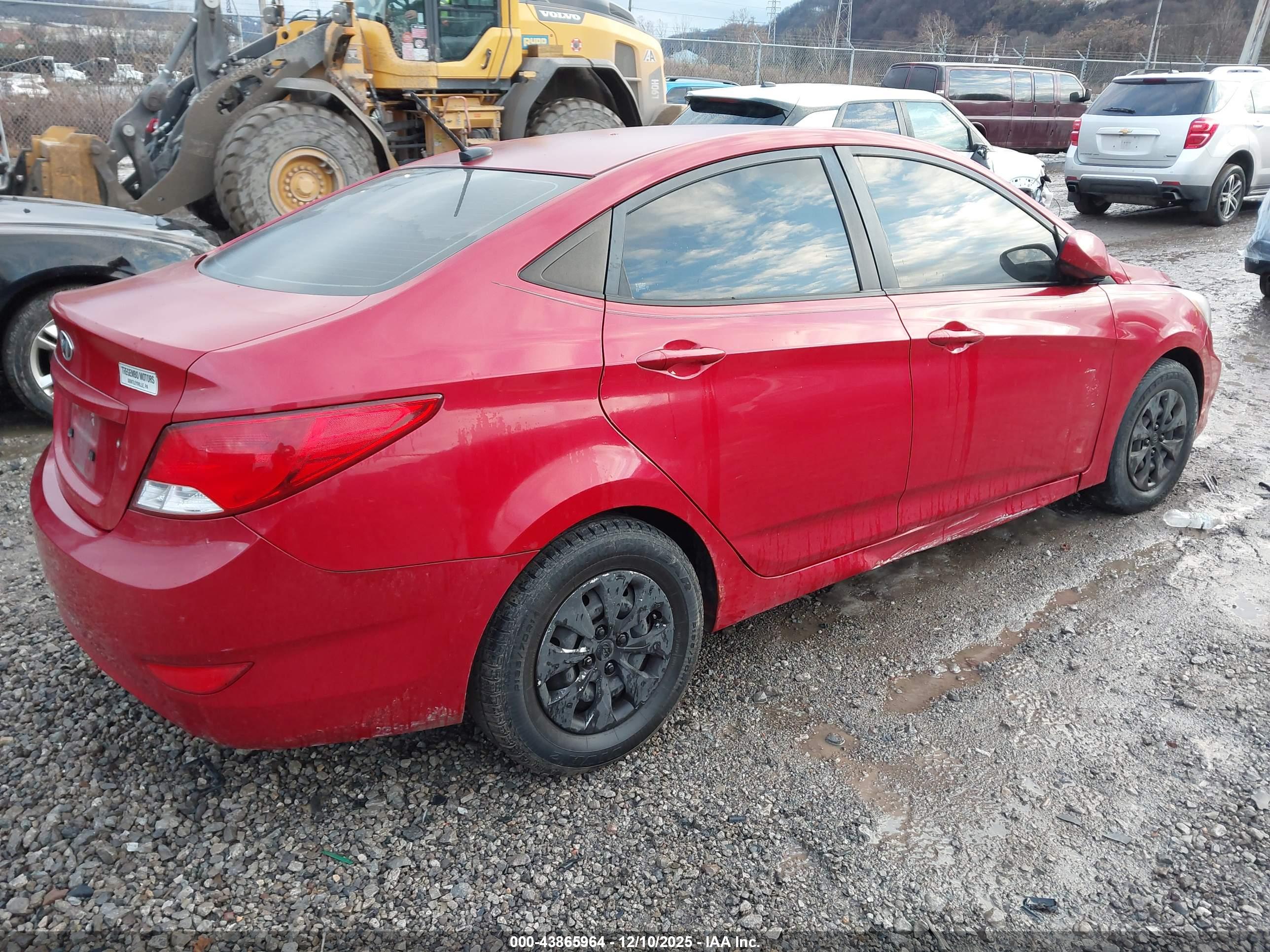HYUNDAI ACCENT image 4