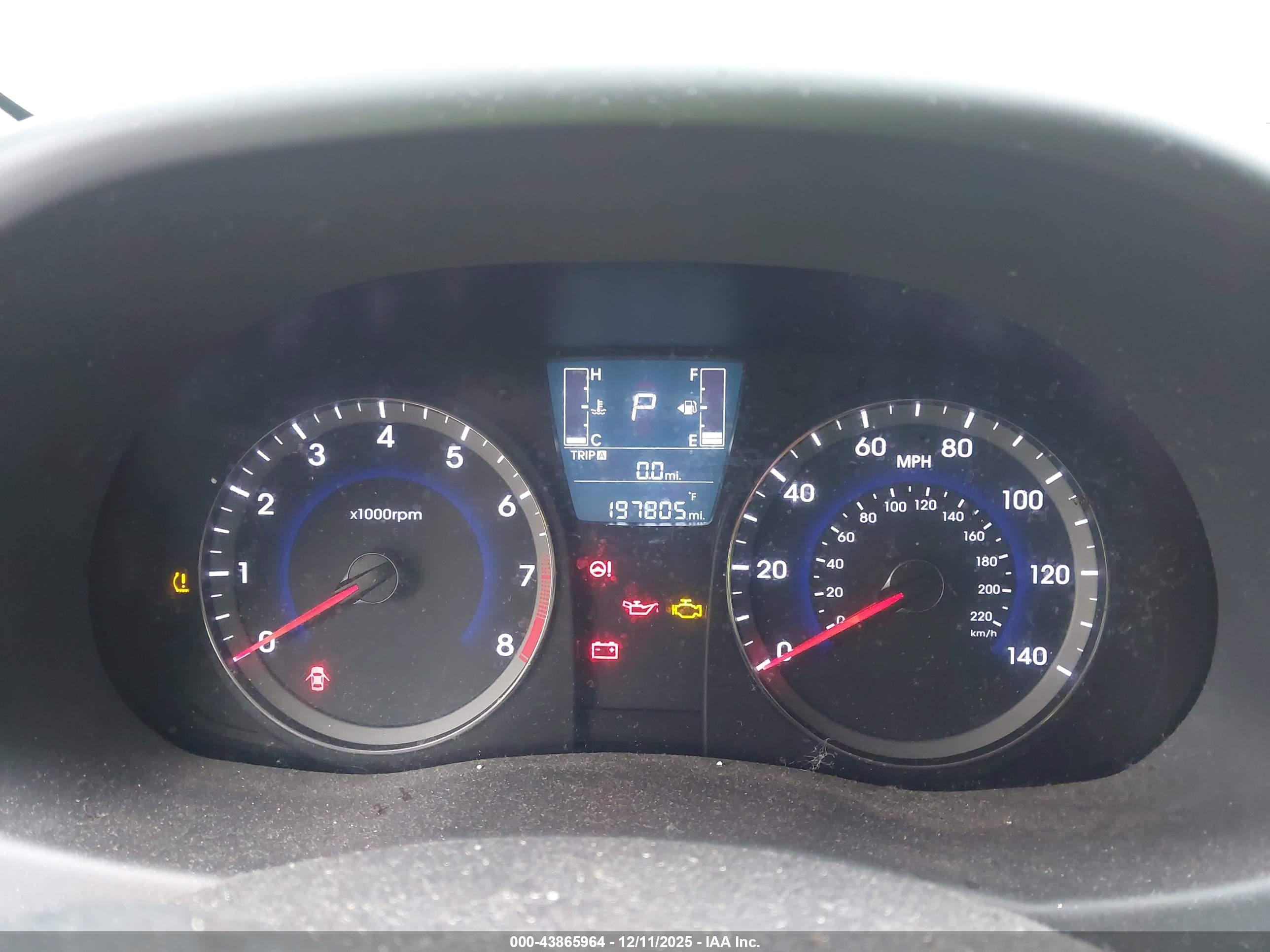 HYUNDAI ACCENT image 7