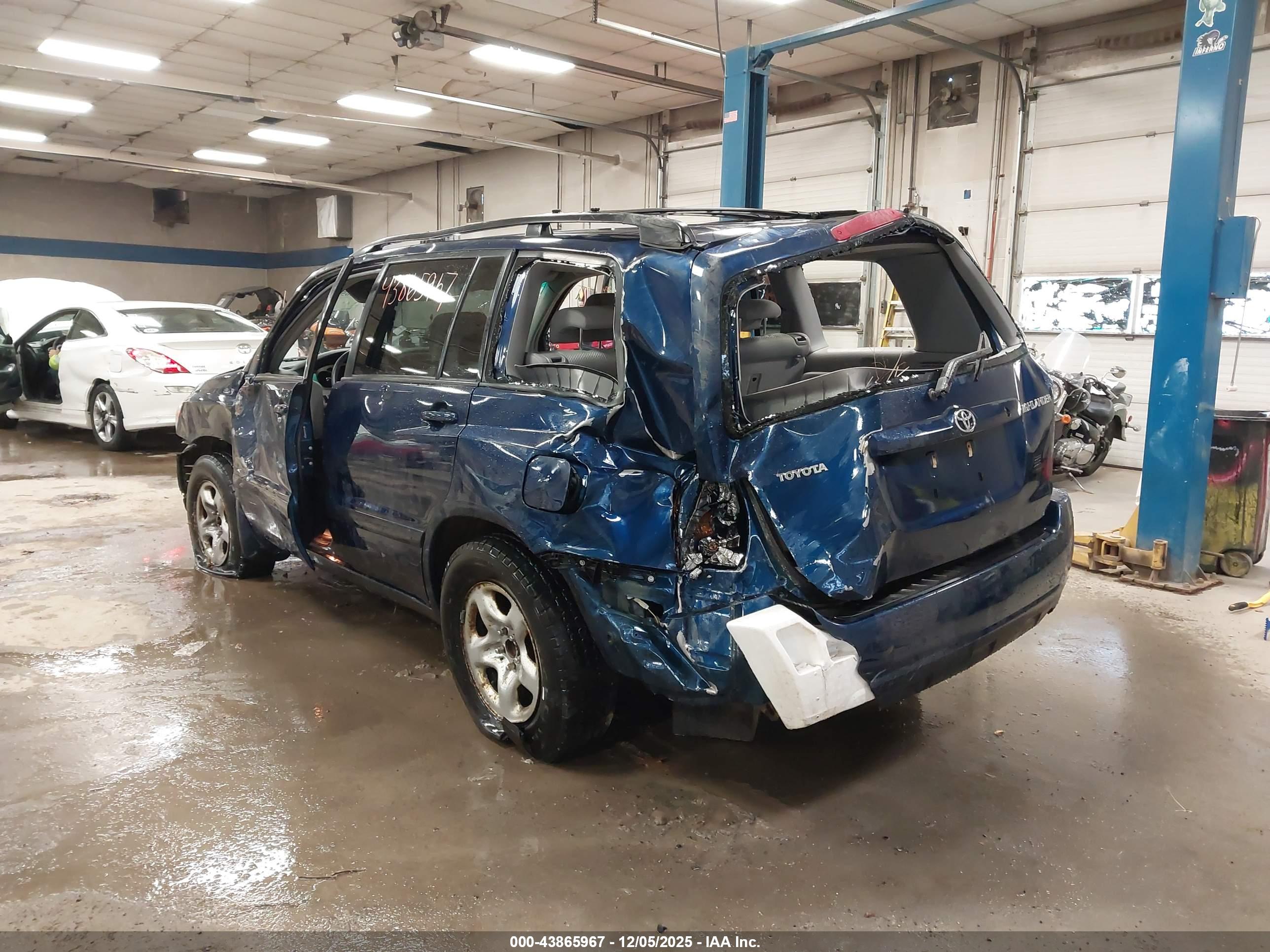 TOYOTA HIGHLANDER image 3