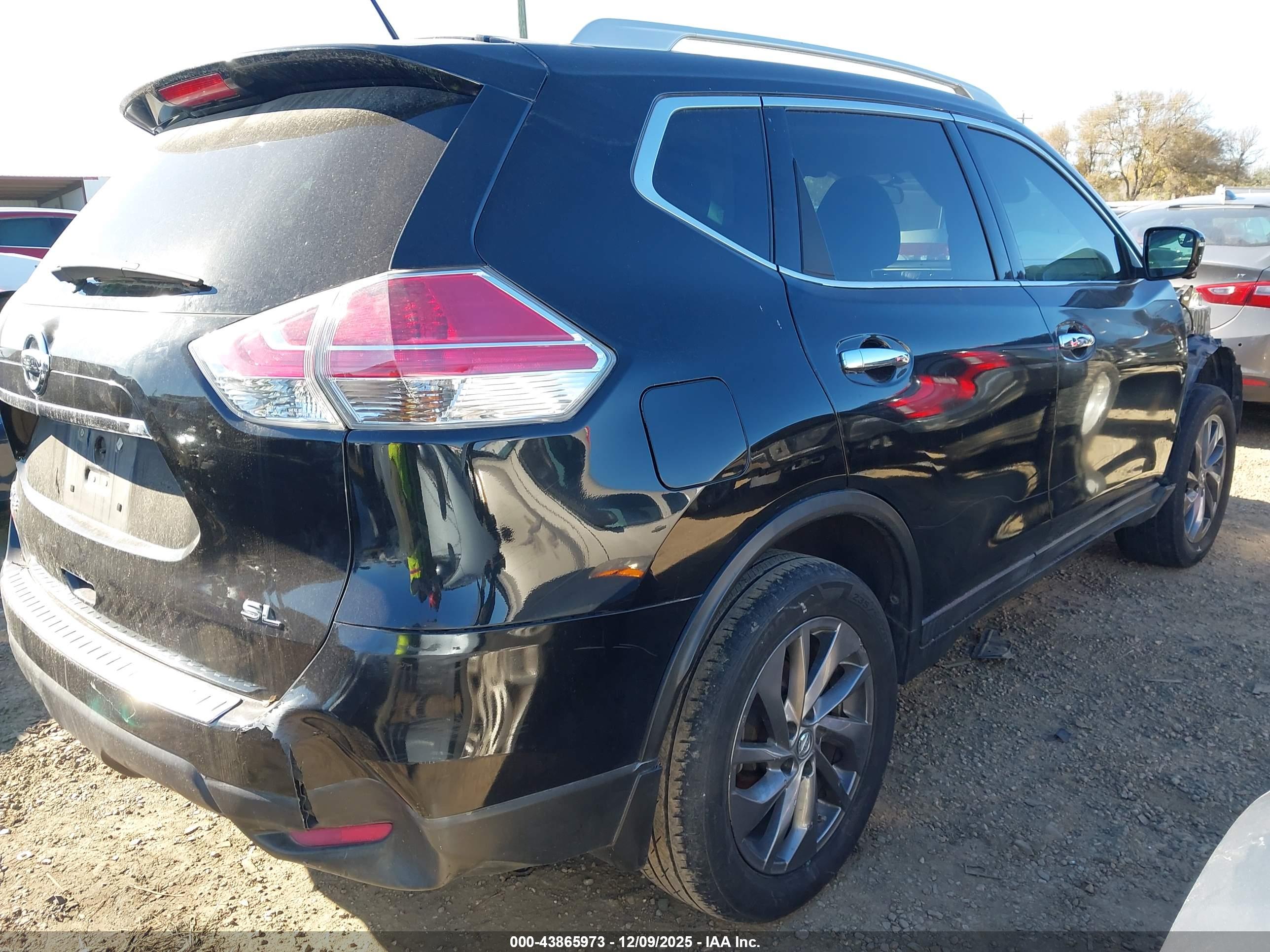 NISSAN ROGUE image 4