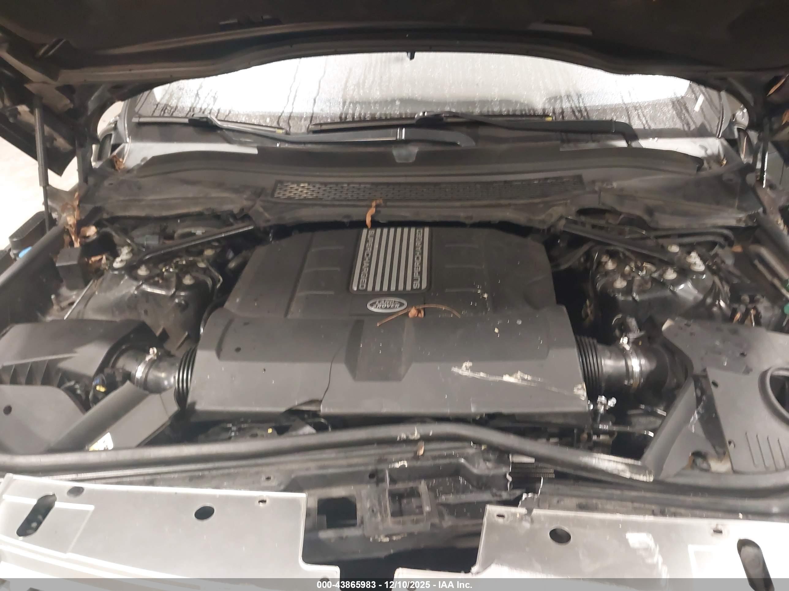 LAND ROVER image 10