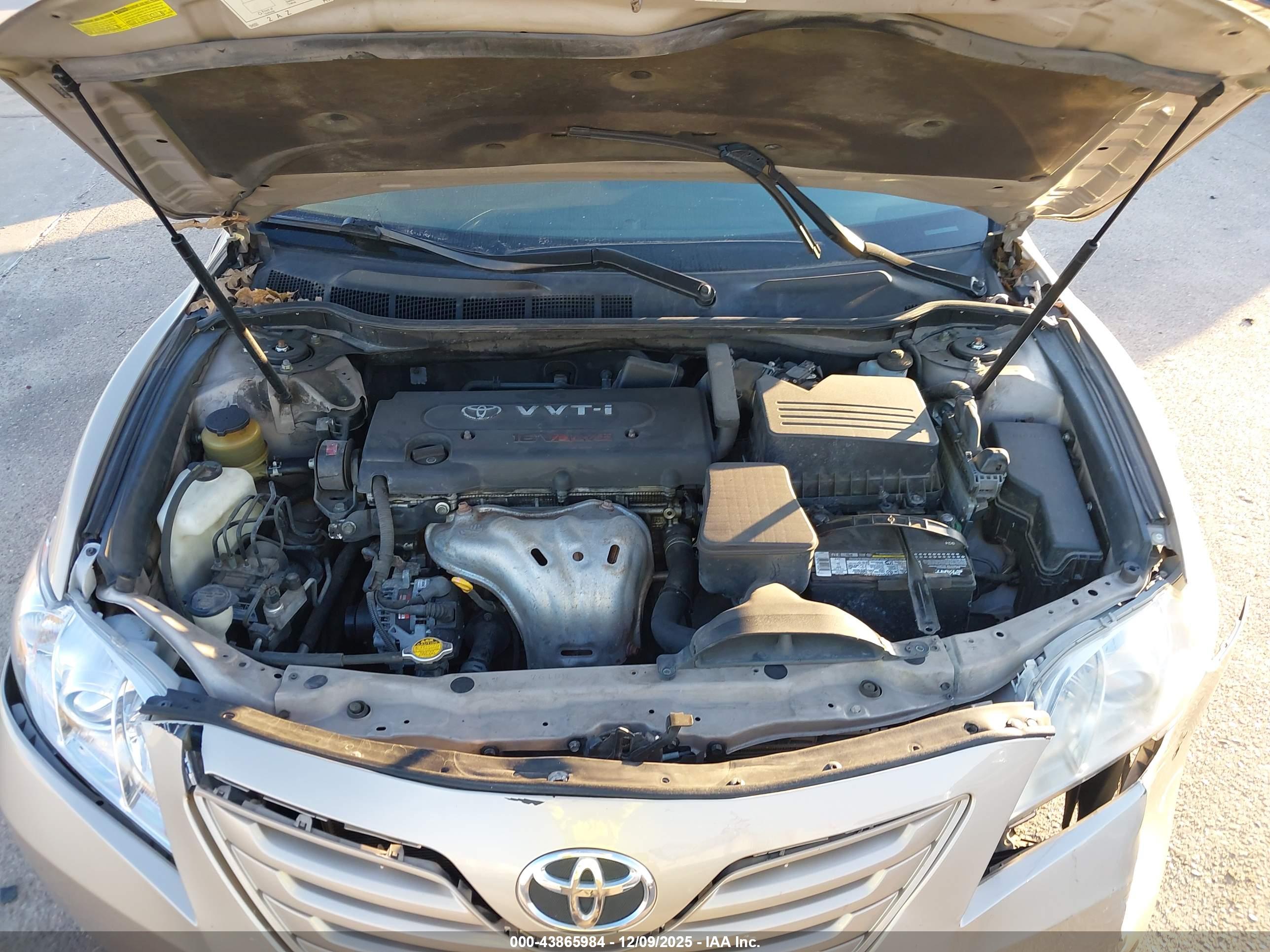 TOYOTA CAMRY image 10