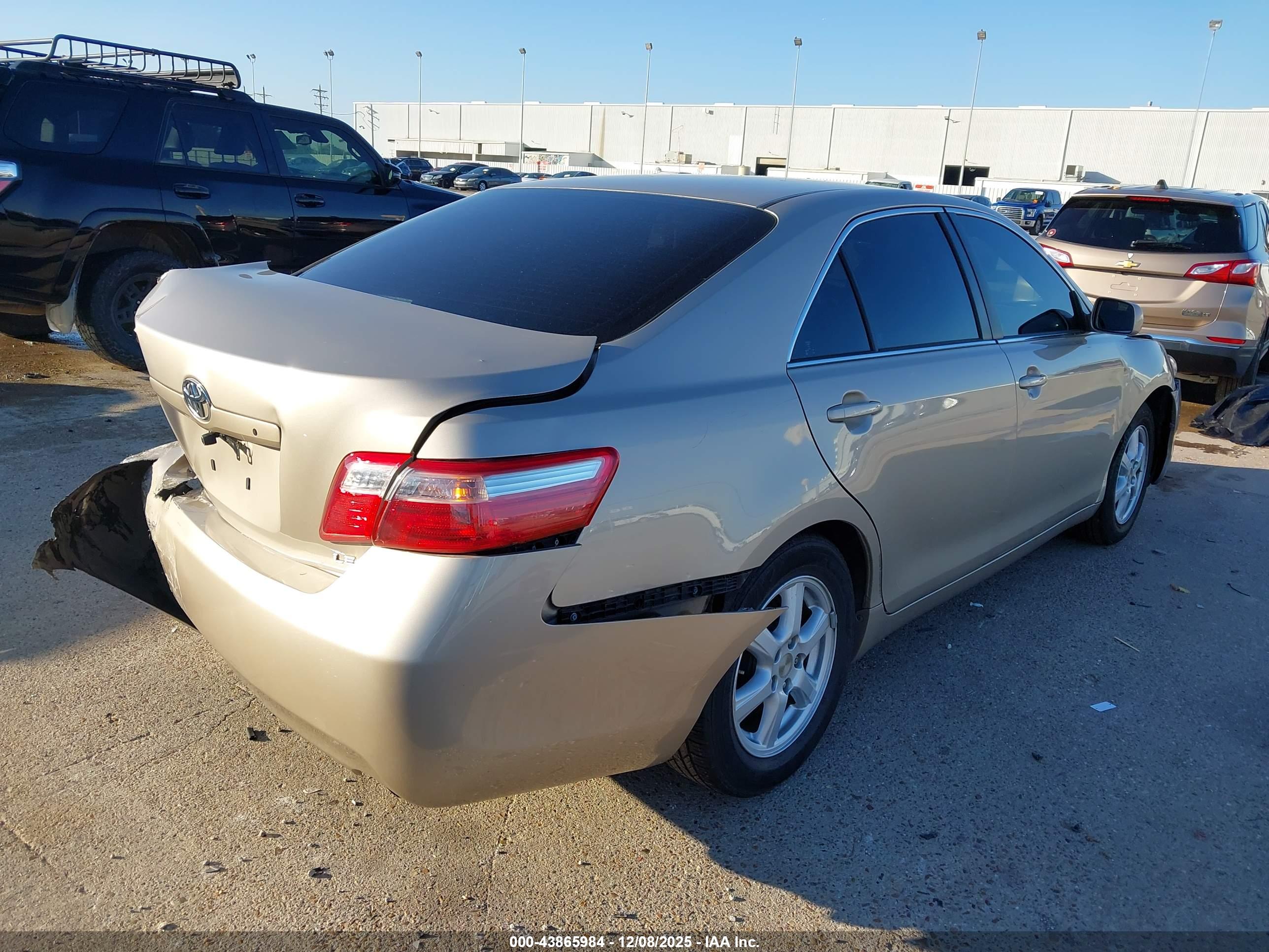TOYOTA CAMRY image 4