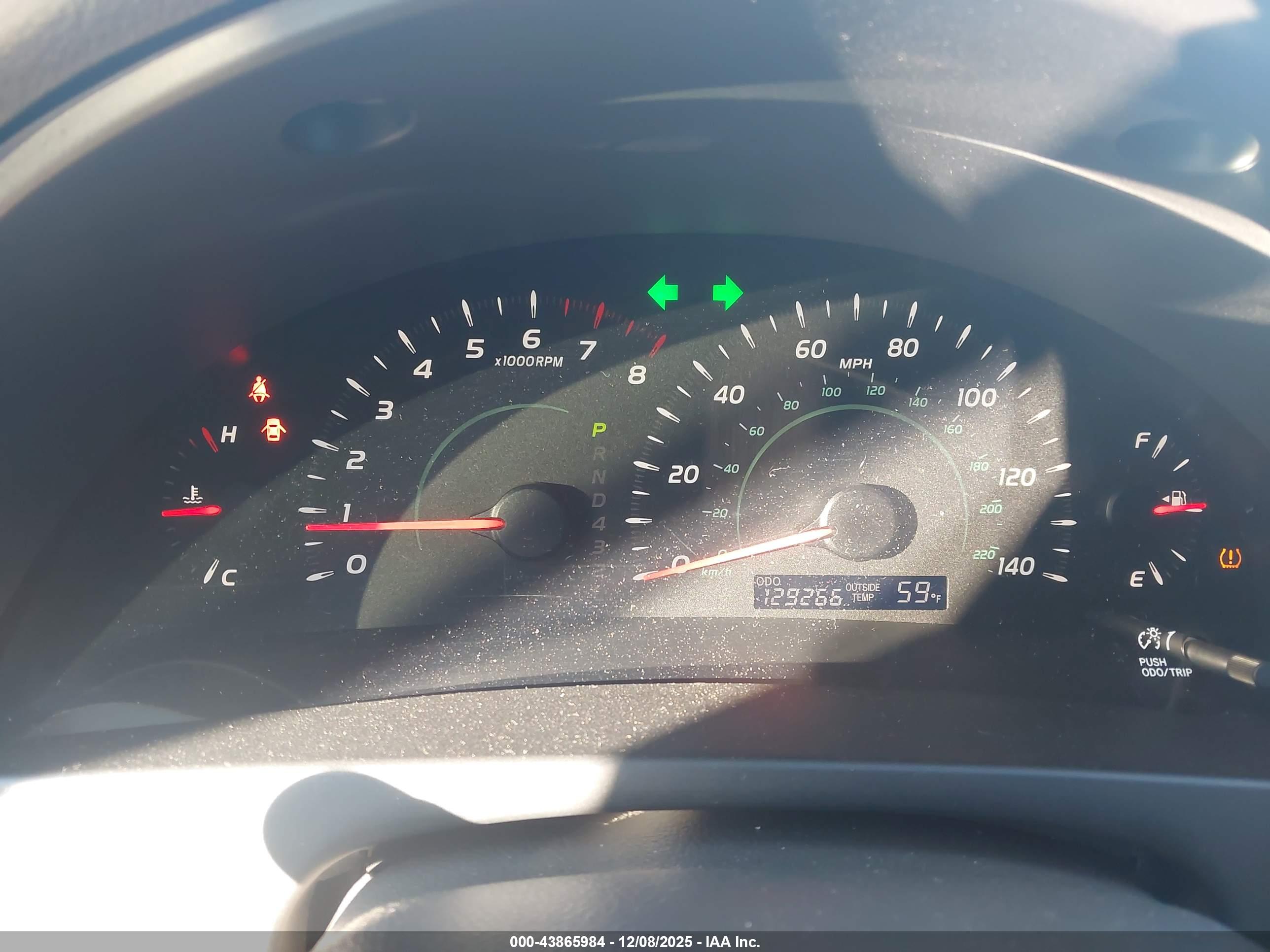 TOYOTA CAMRY image 7