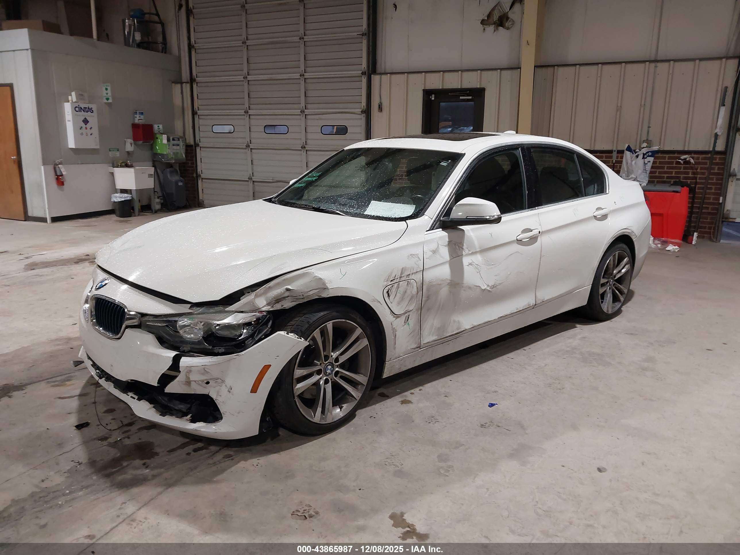 BMW 330E image 2
