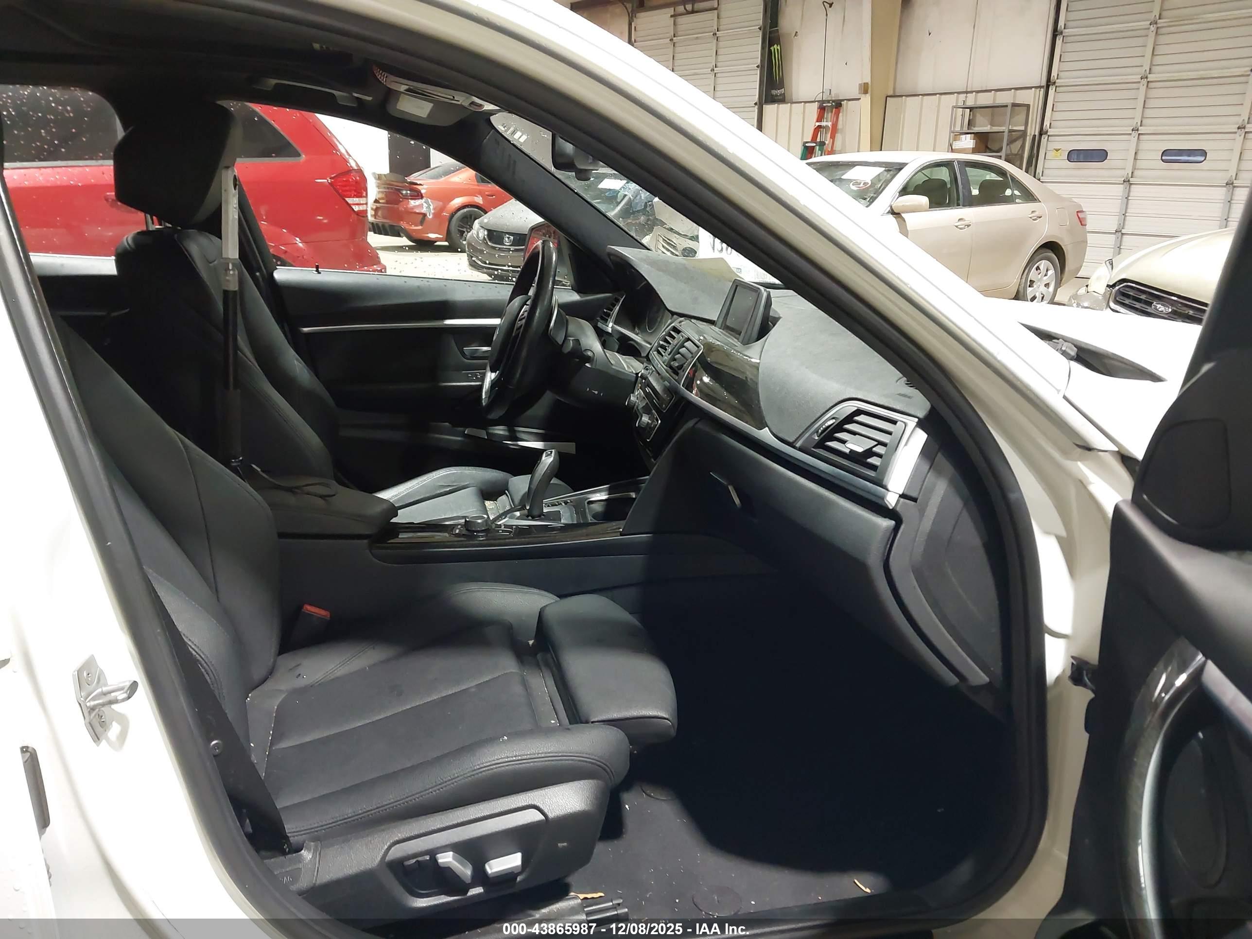 BMW 330E image 5