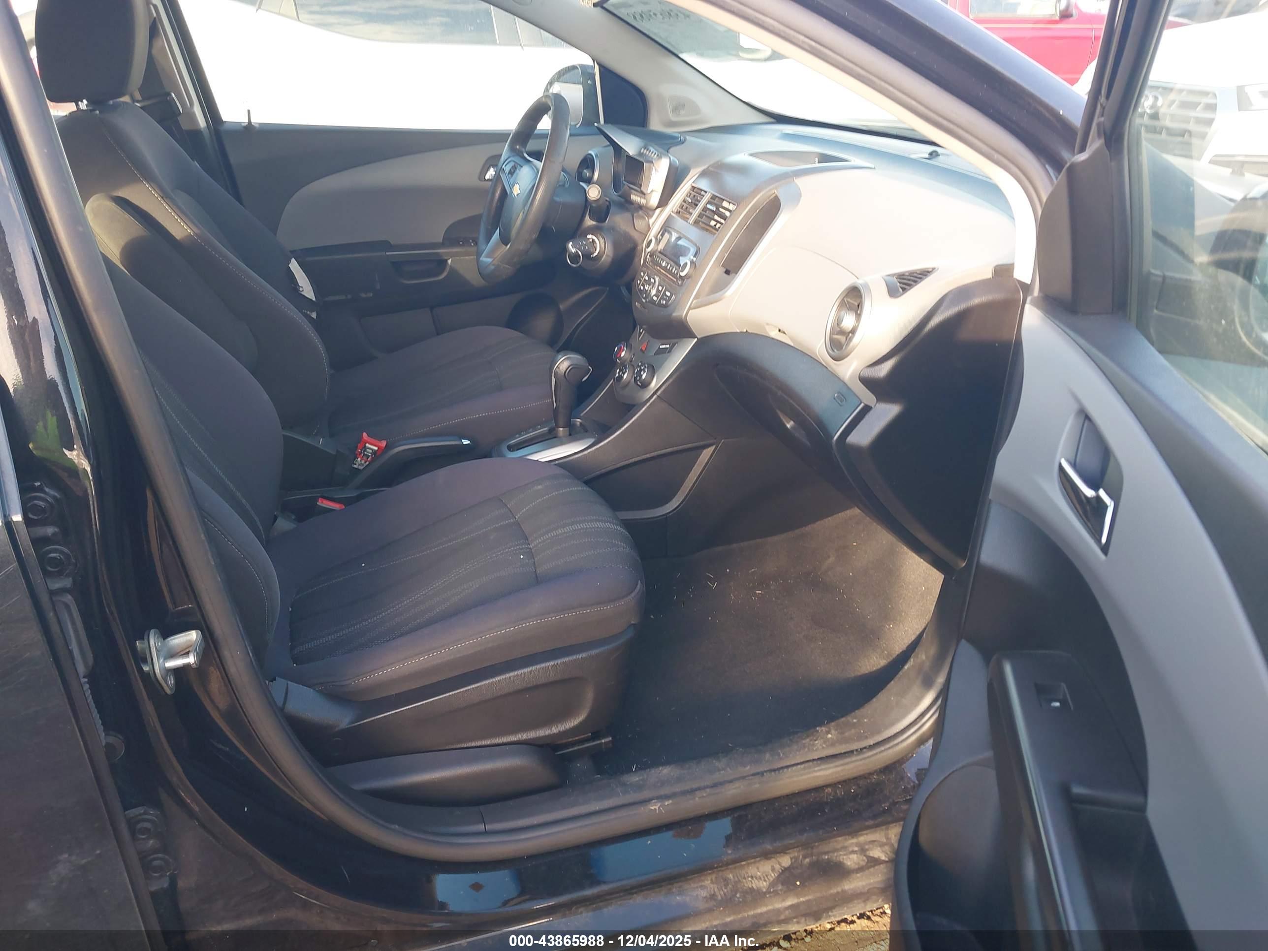 CHEVROLET SONIC image 5