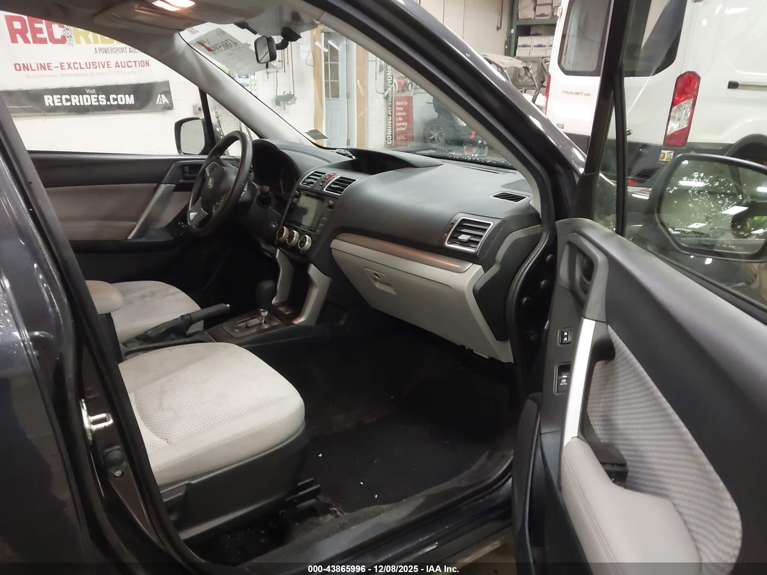 SUBARU FORESTER image 5