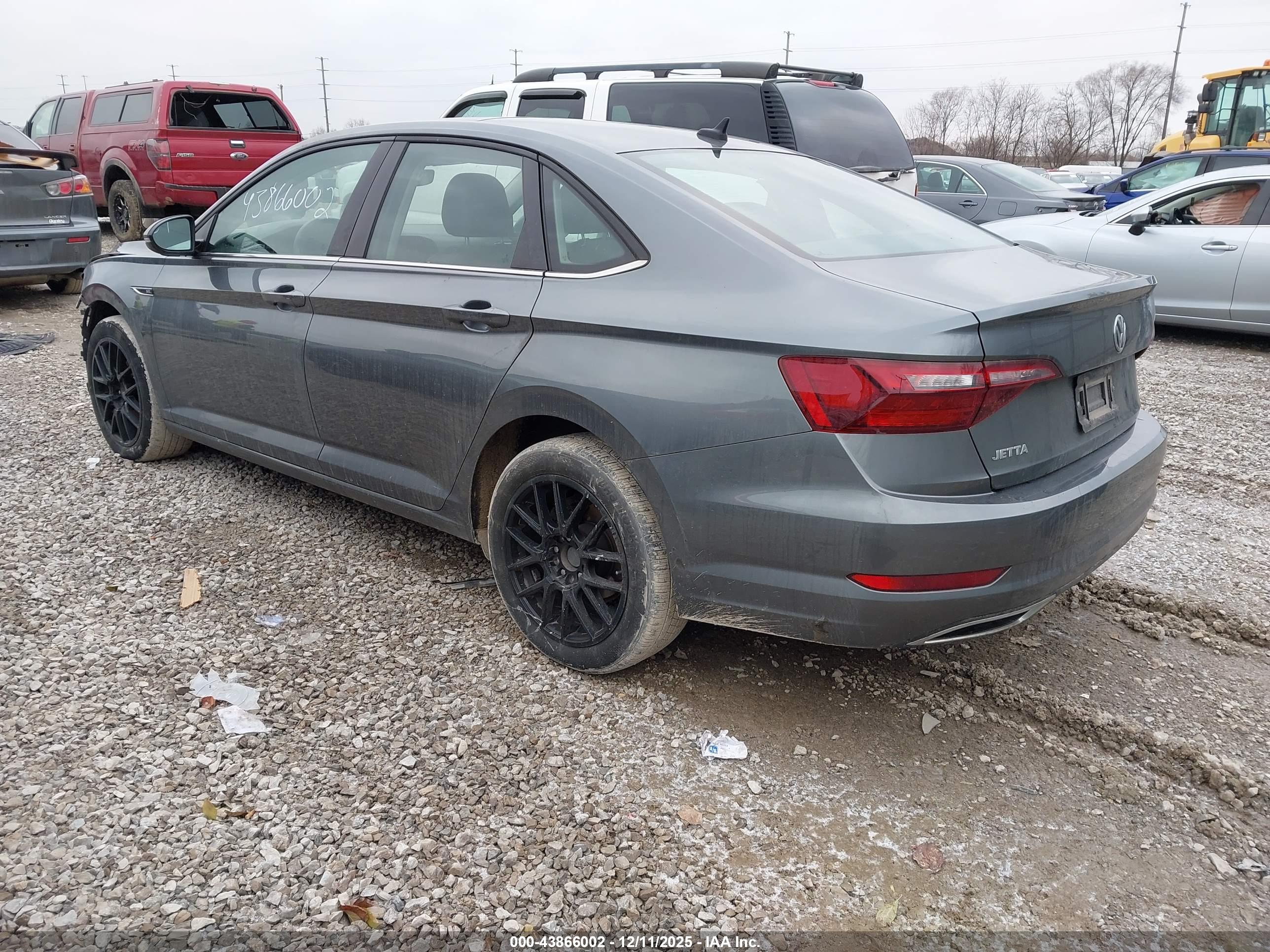 VOLKSWAGEN JETTA image 3