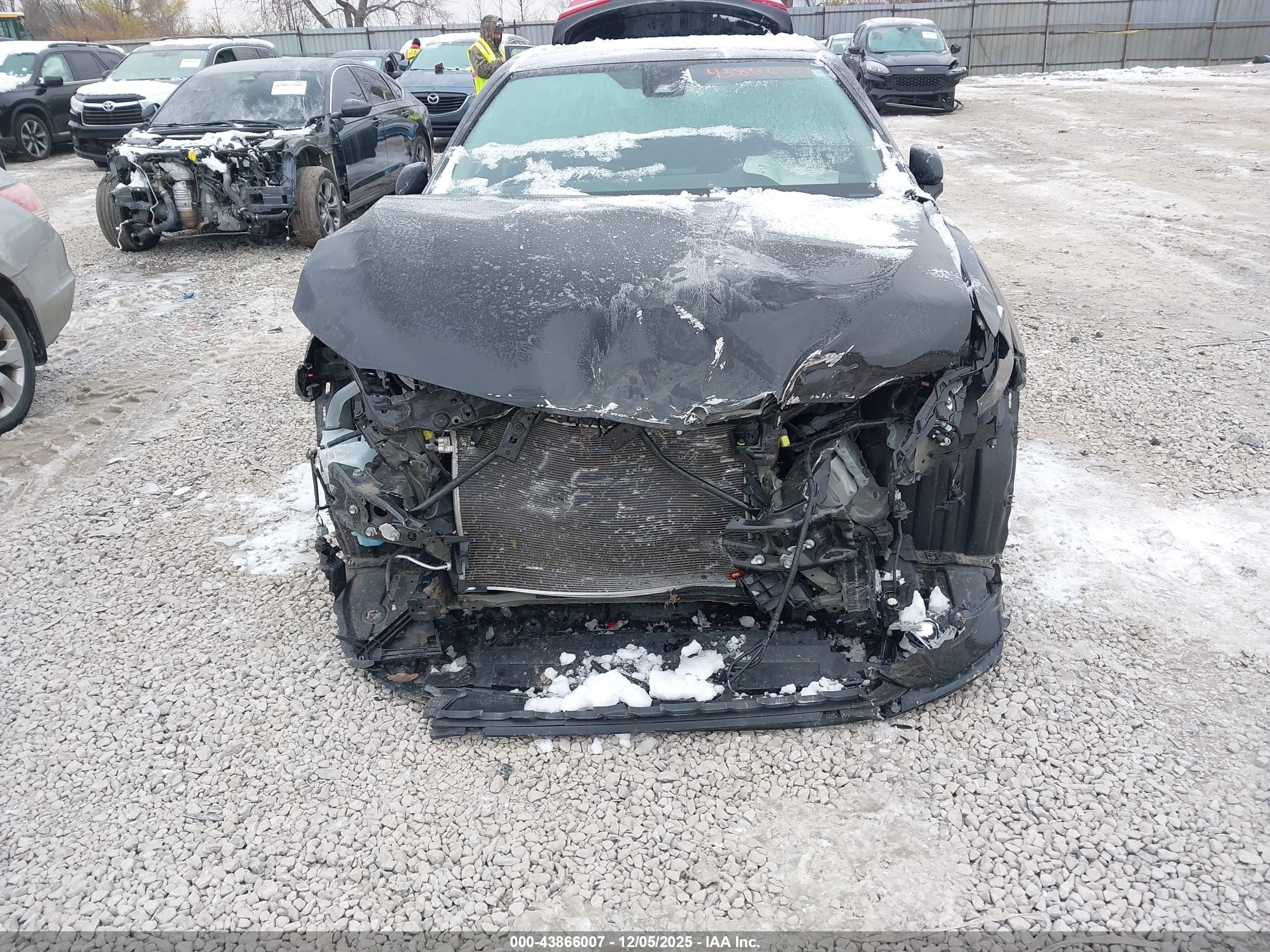 TOYOTA CAMRY image 6