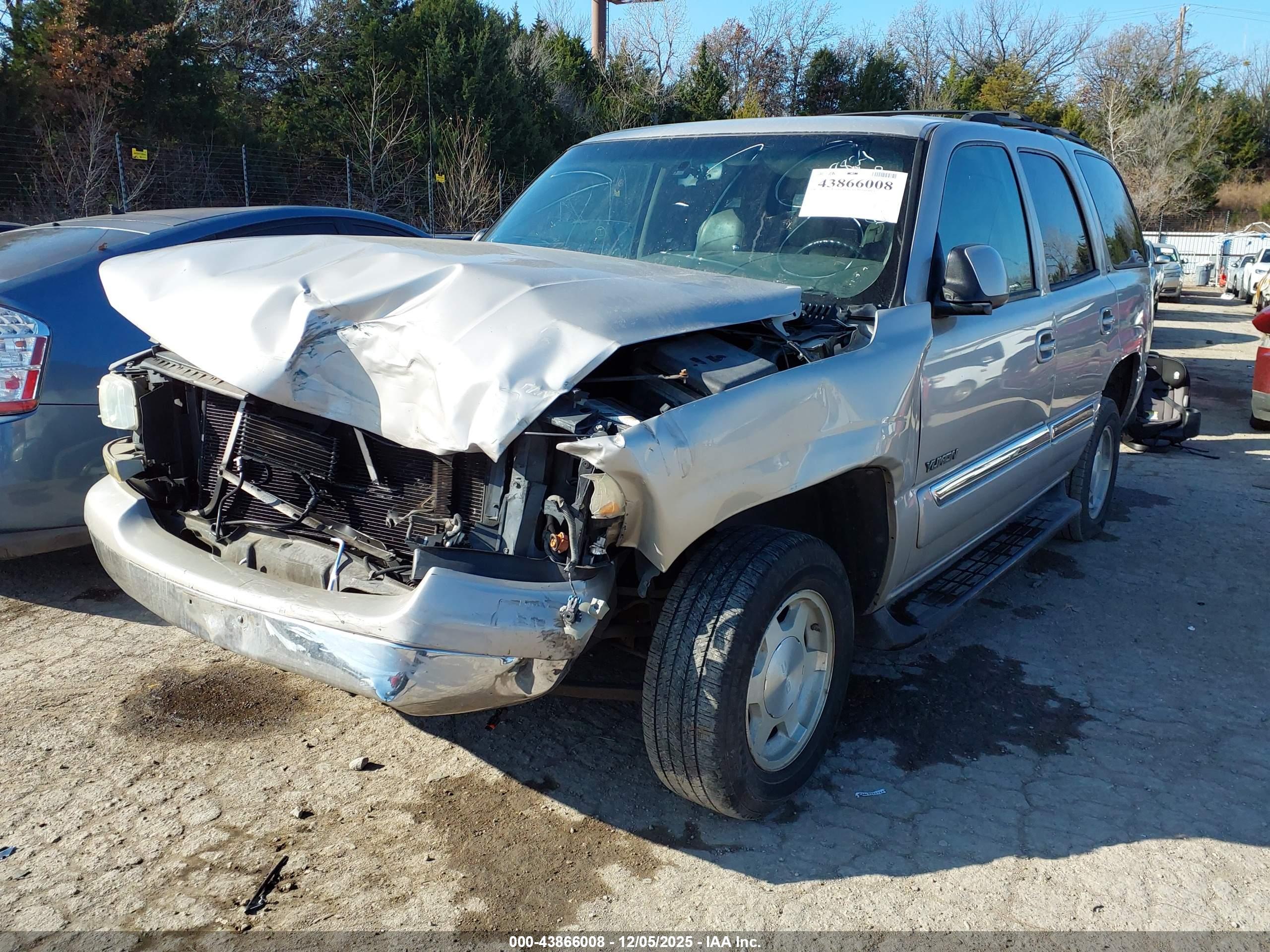GMC YUKON image 2