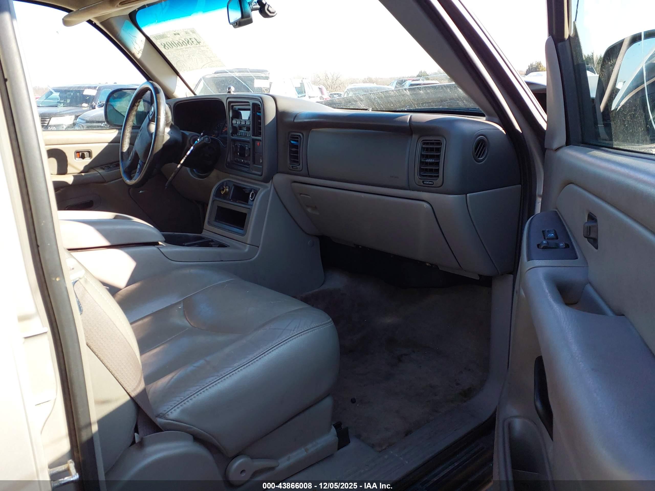 GMC YUKON image 5