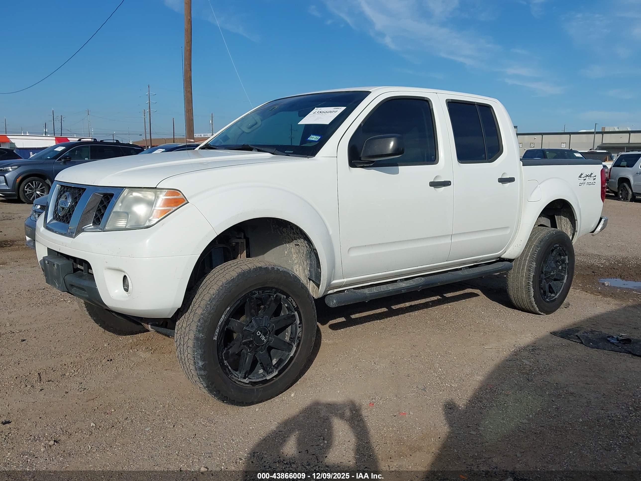 NISSAN FRONTIER image 2