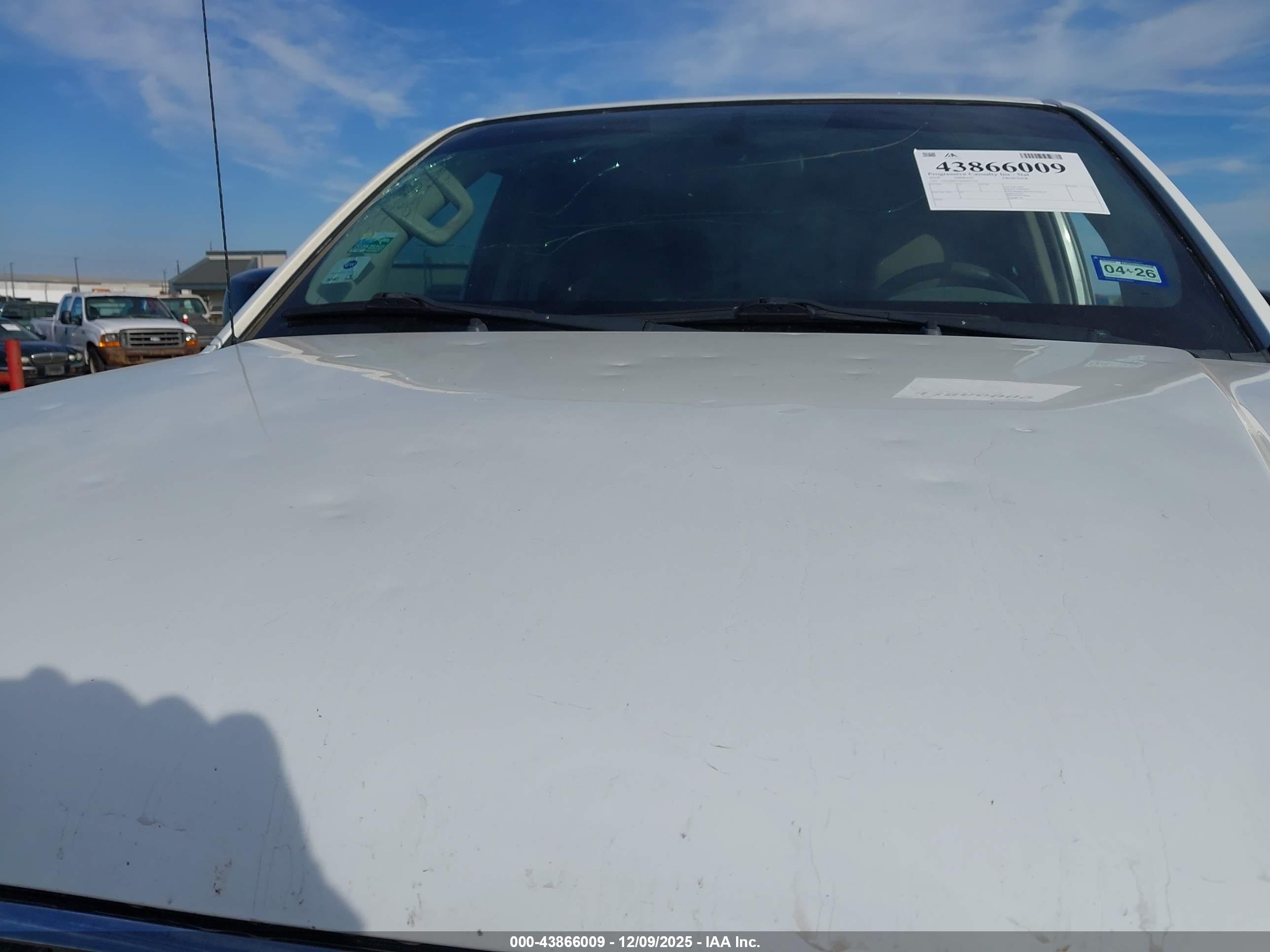 NISSAN FRONTIER image 6