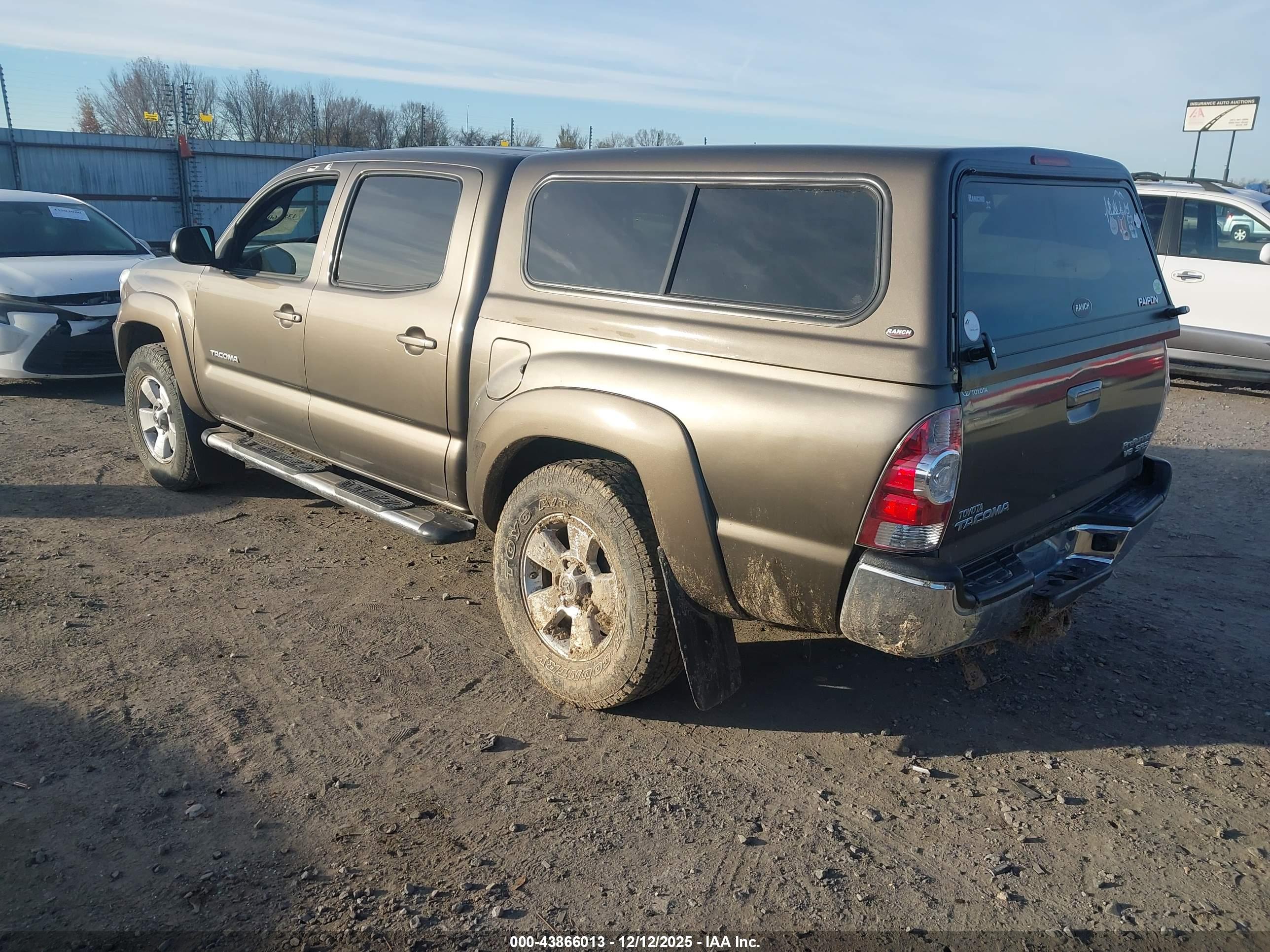 TOYOTA TACOMA image 3