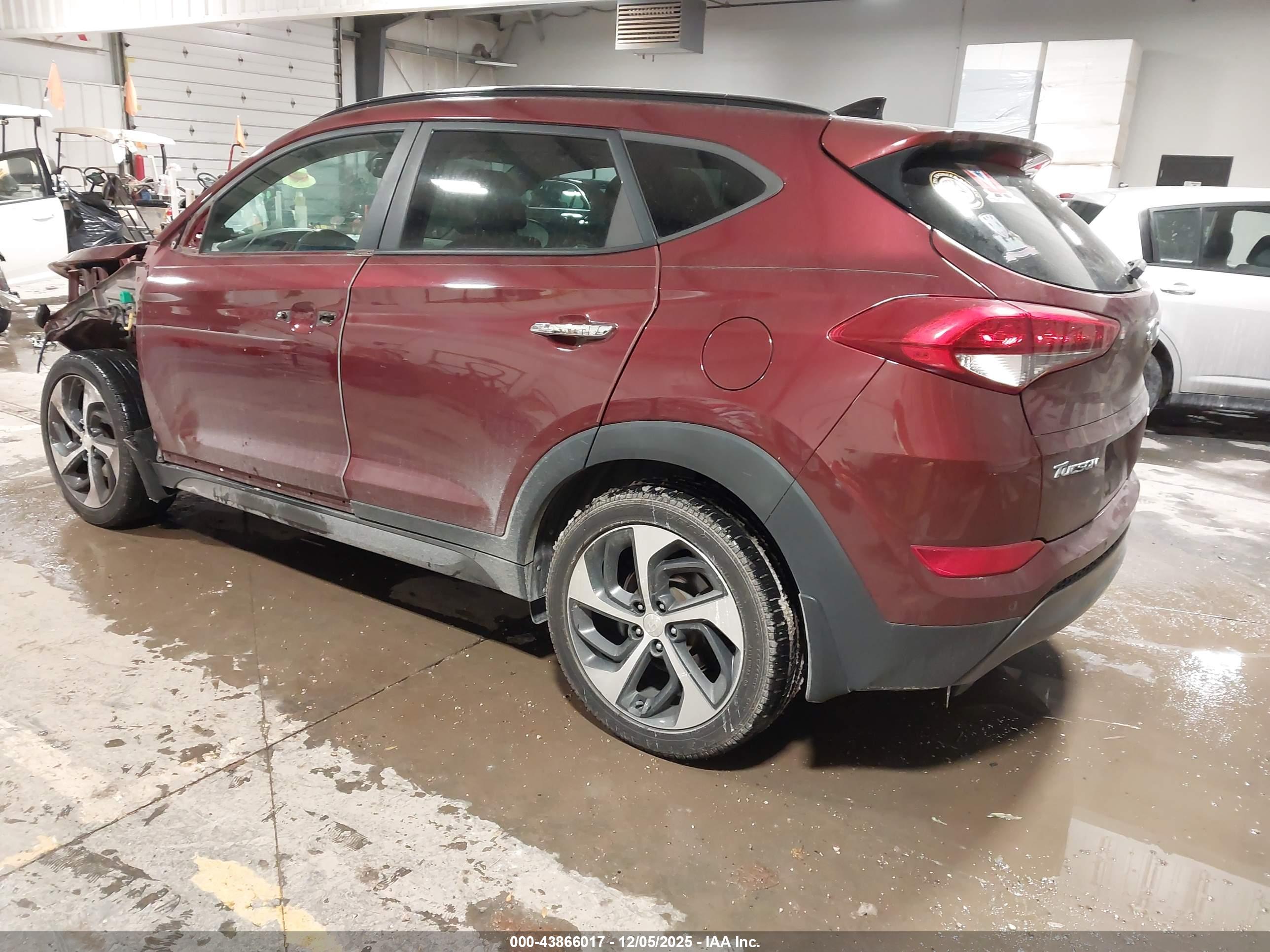 HYUNDAI TUCSON image 3