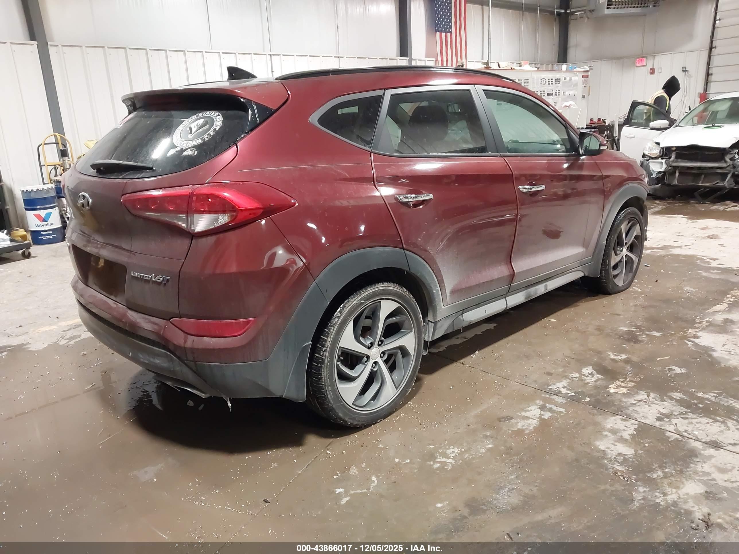 HYUNDAI TUCSON image 4