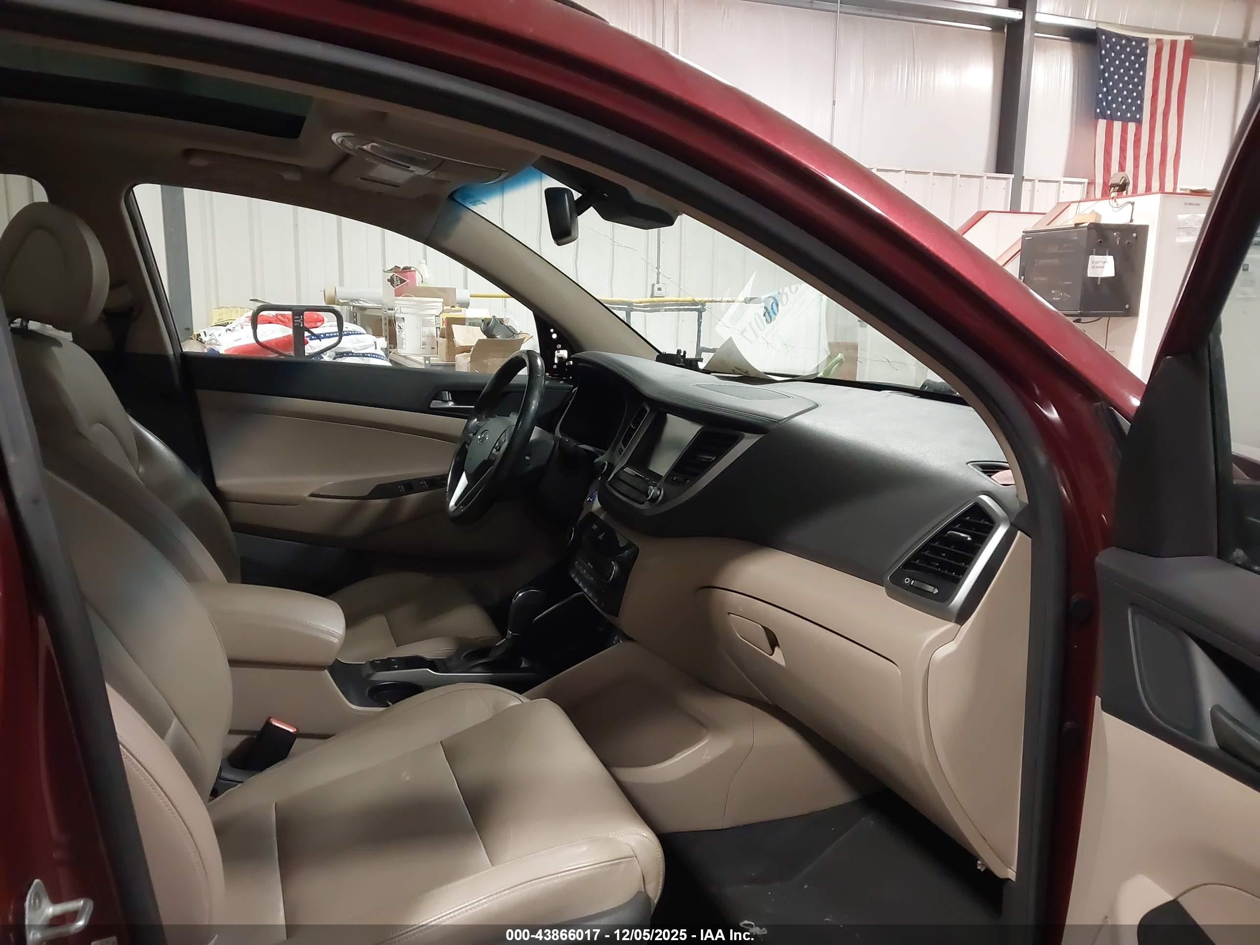 HYUNDAI TUCSON image 5