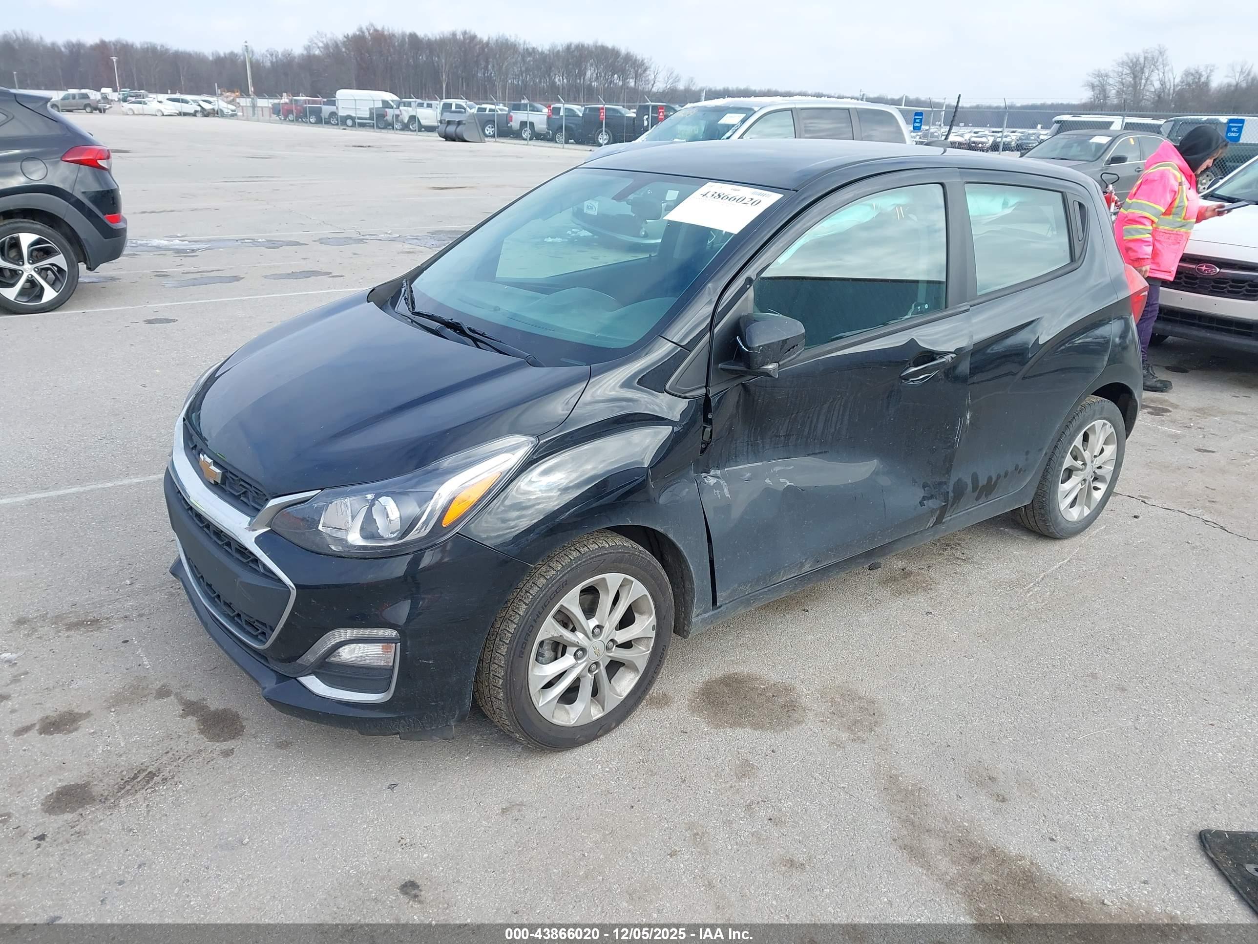 CHEVROLET SPARK image 2