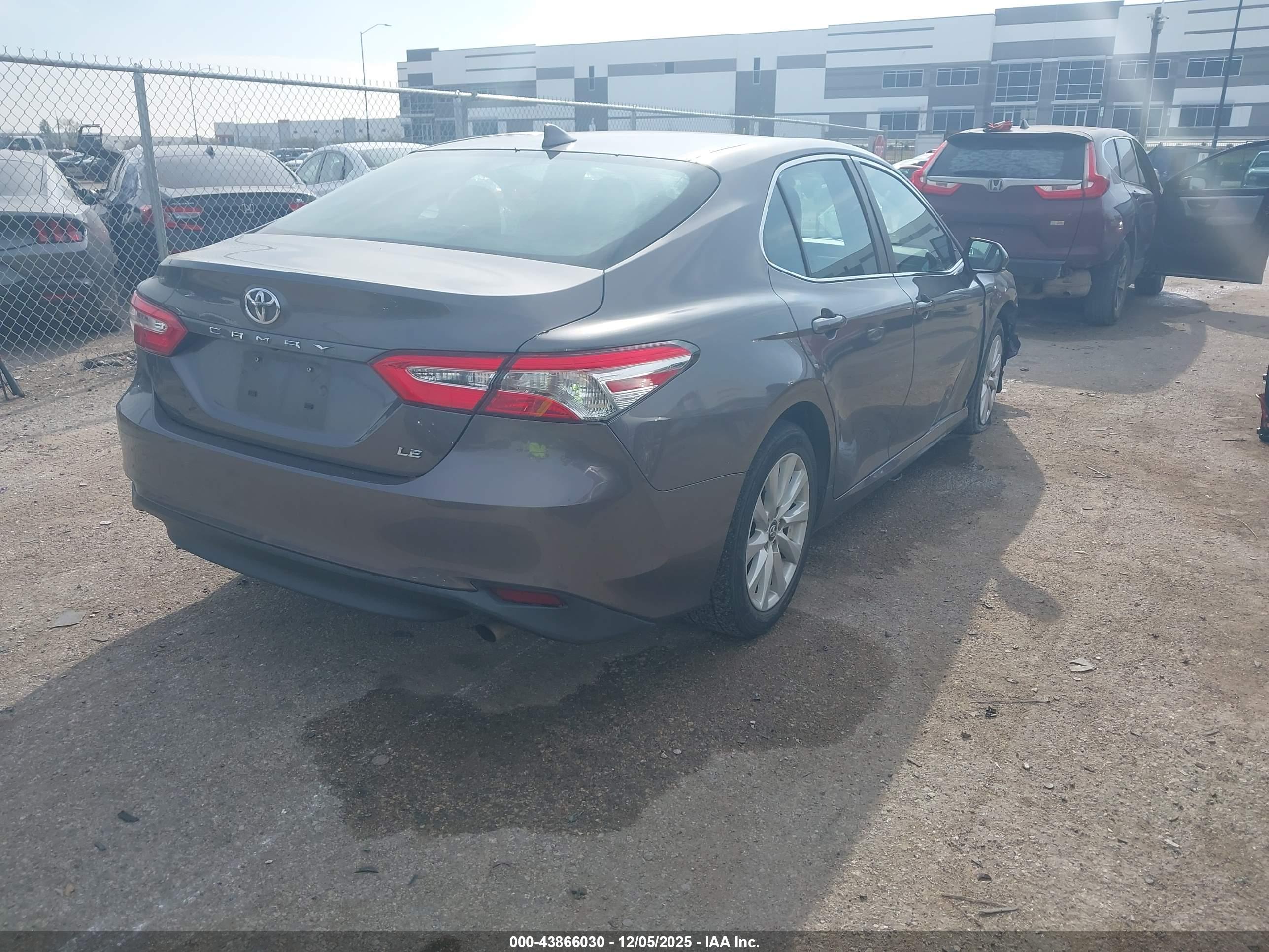 TOYOTA CAMRY image 4