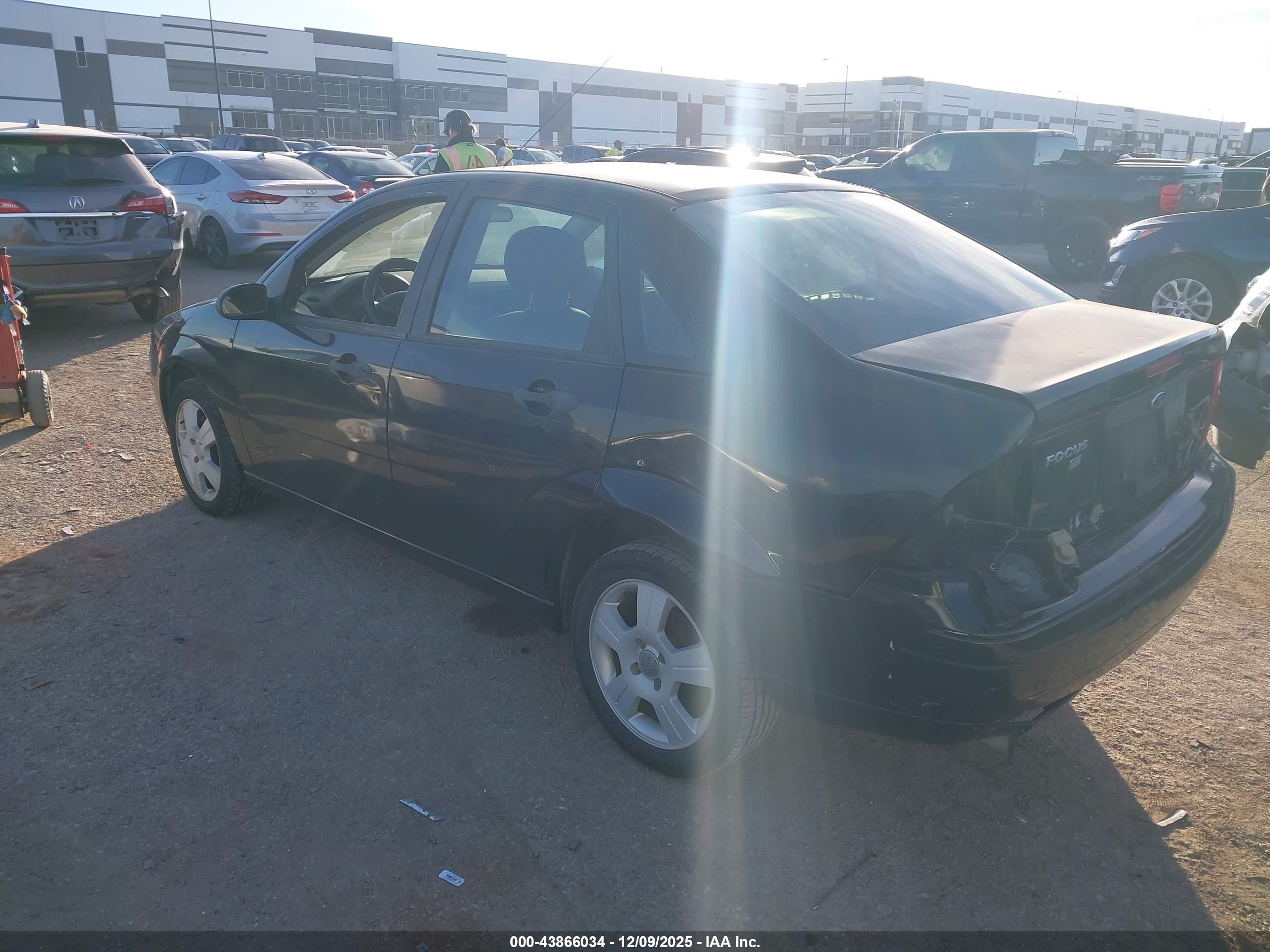 FORD FOCUS image 3