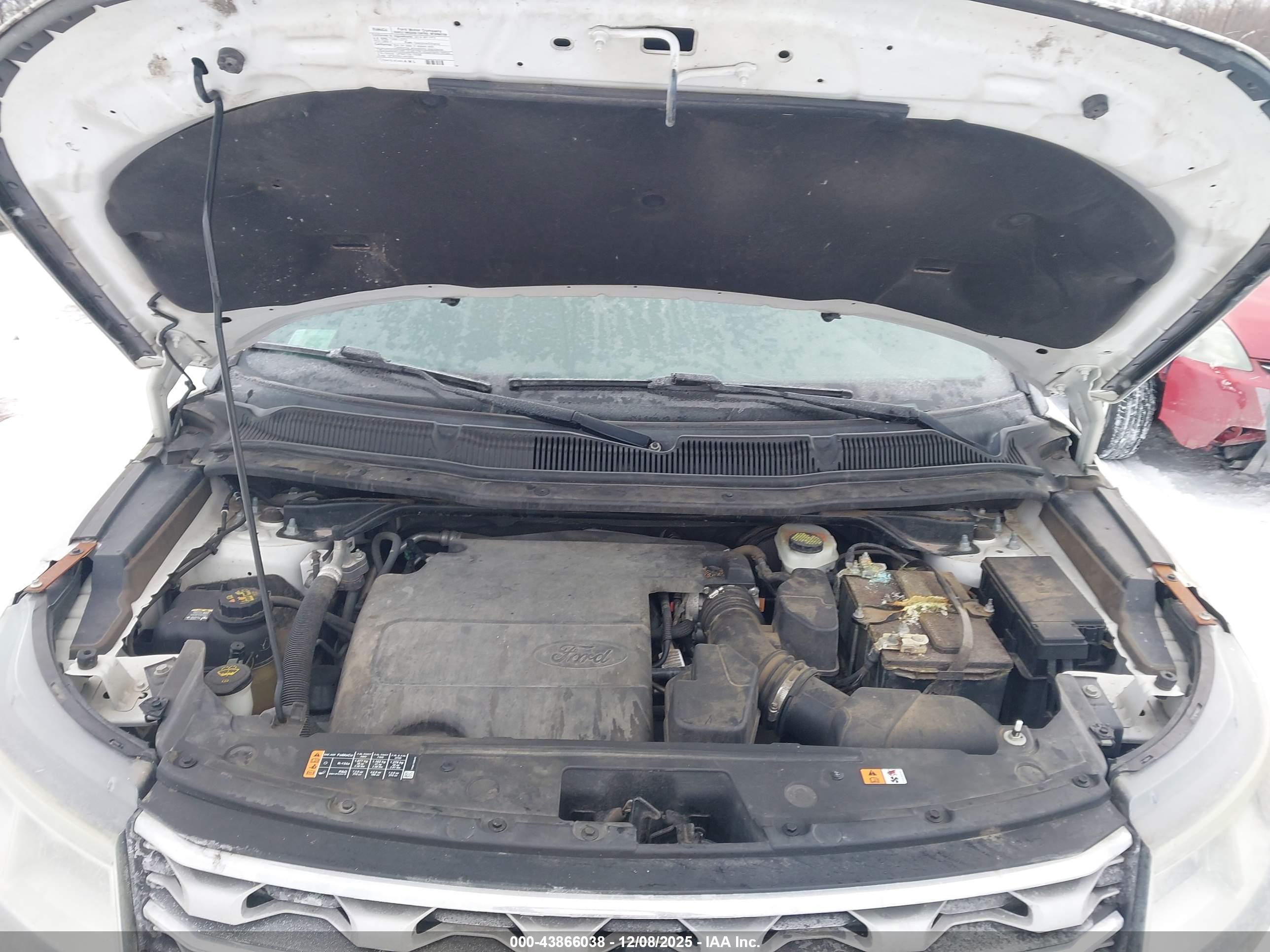FORD EXPLORER image 10