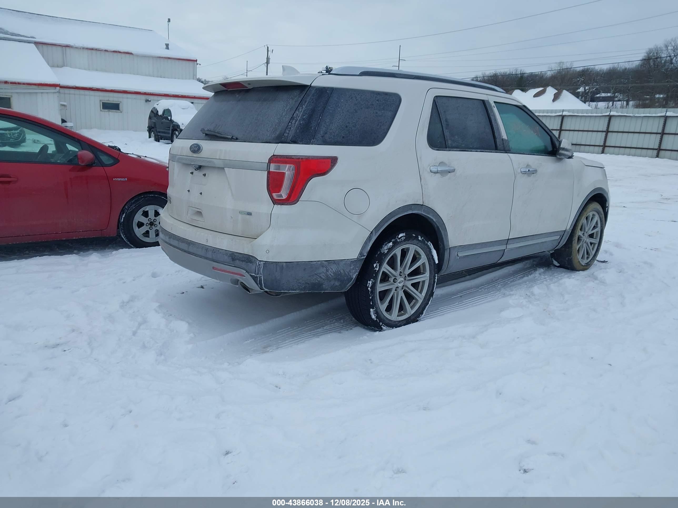 FORD EXPLORER image 4