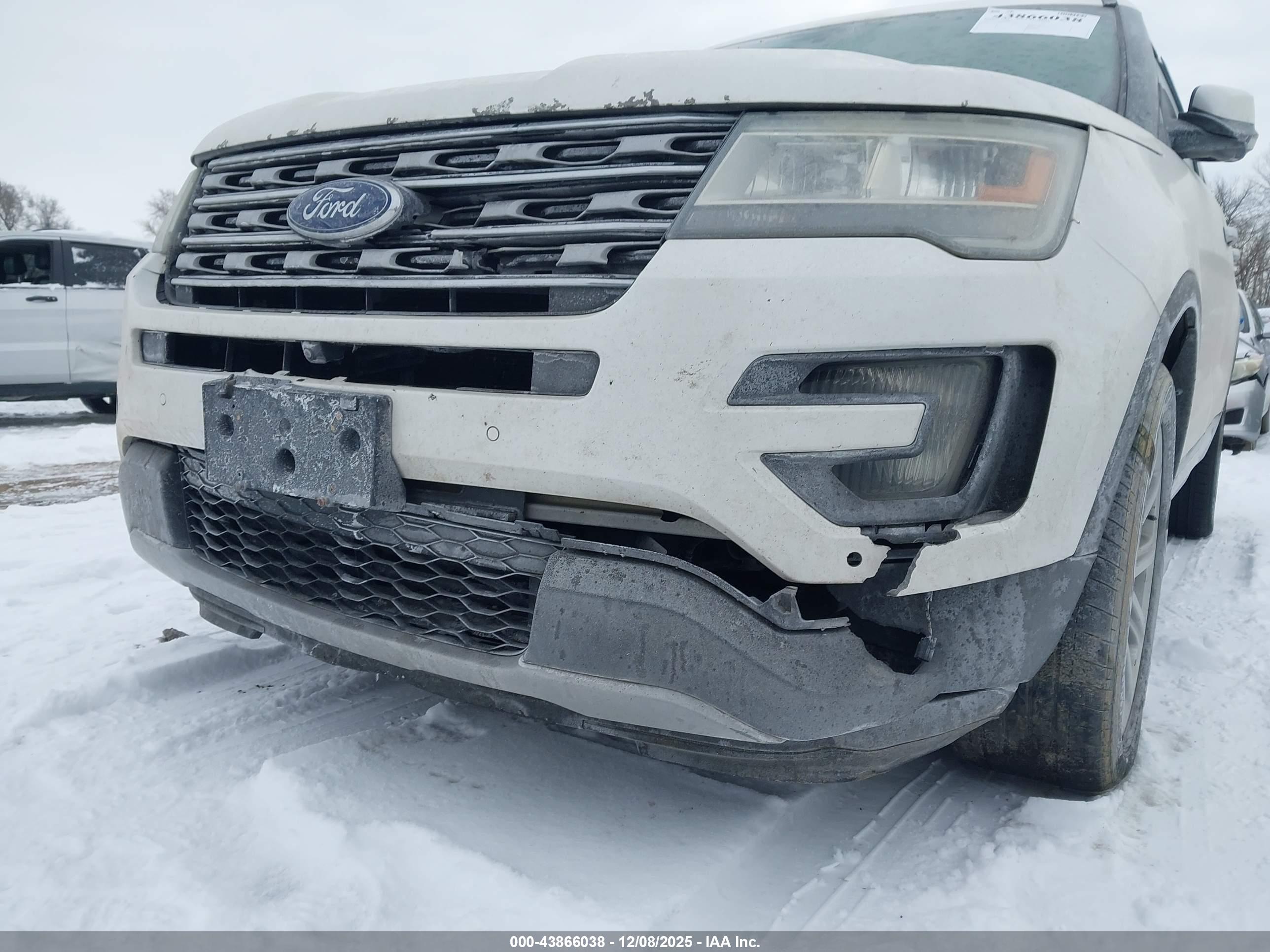 FORD EXPLORER image 6