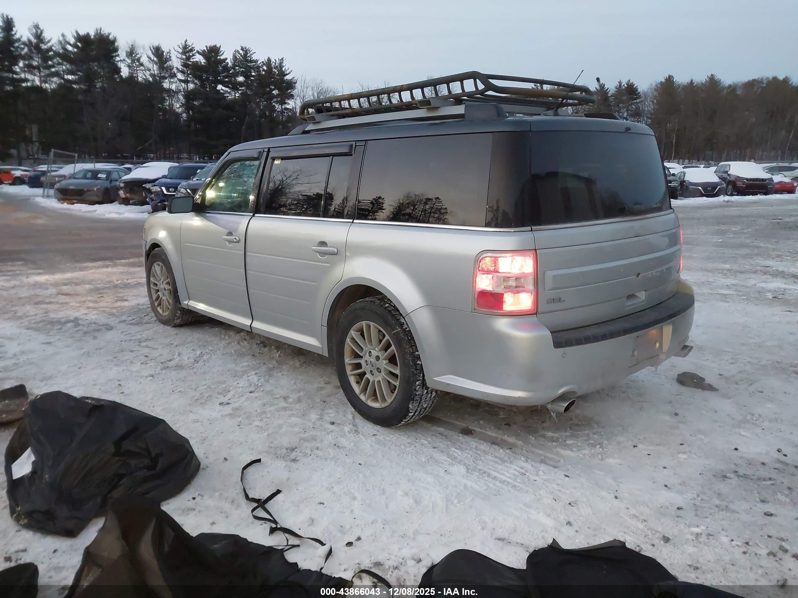 FORD FLEX image 3