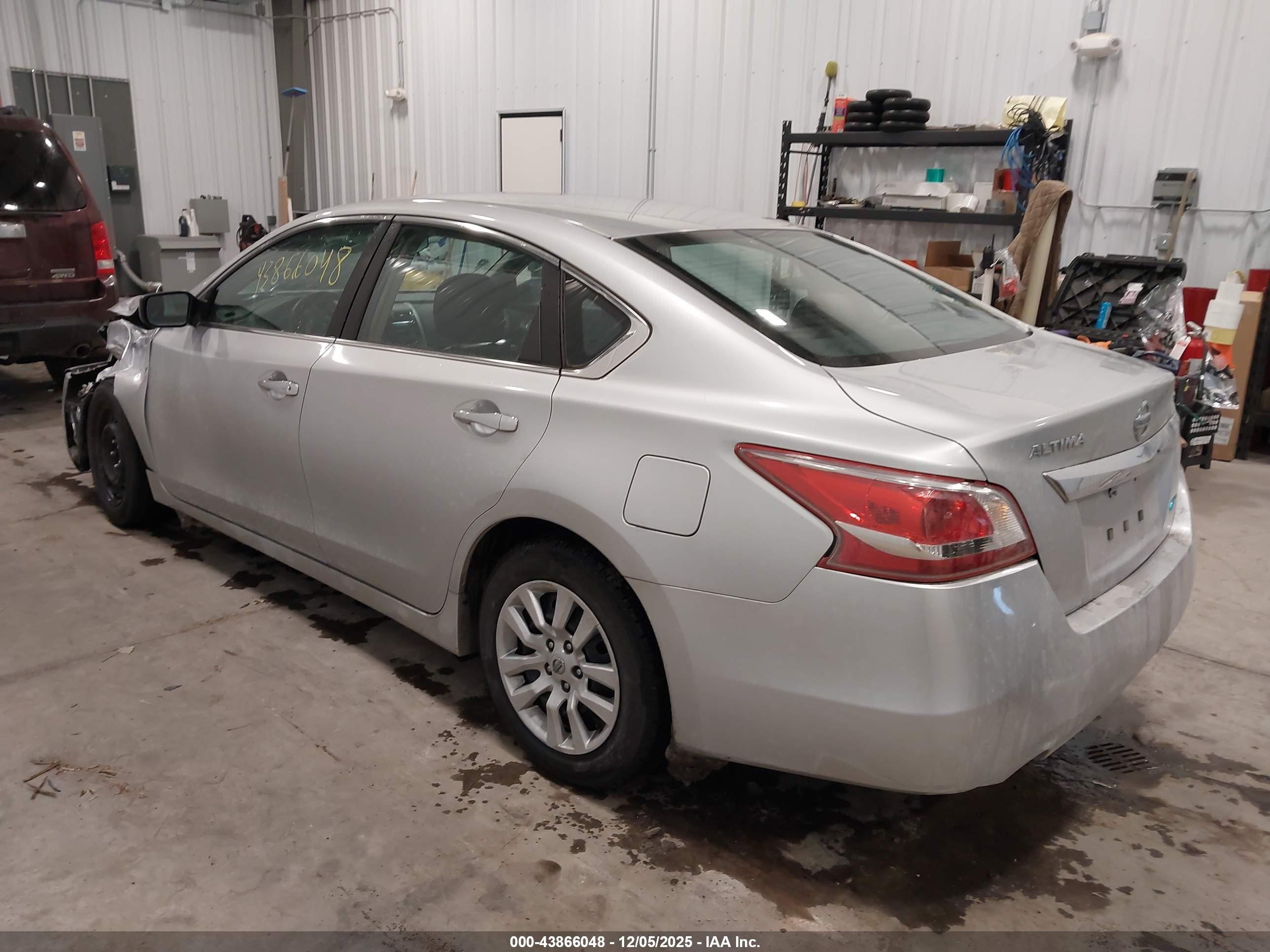 NISSAN ALTIMA image 3