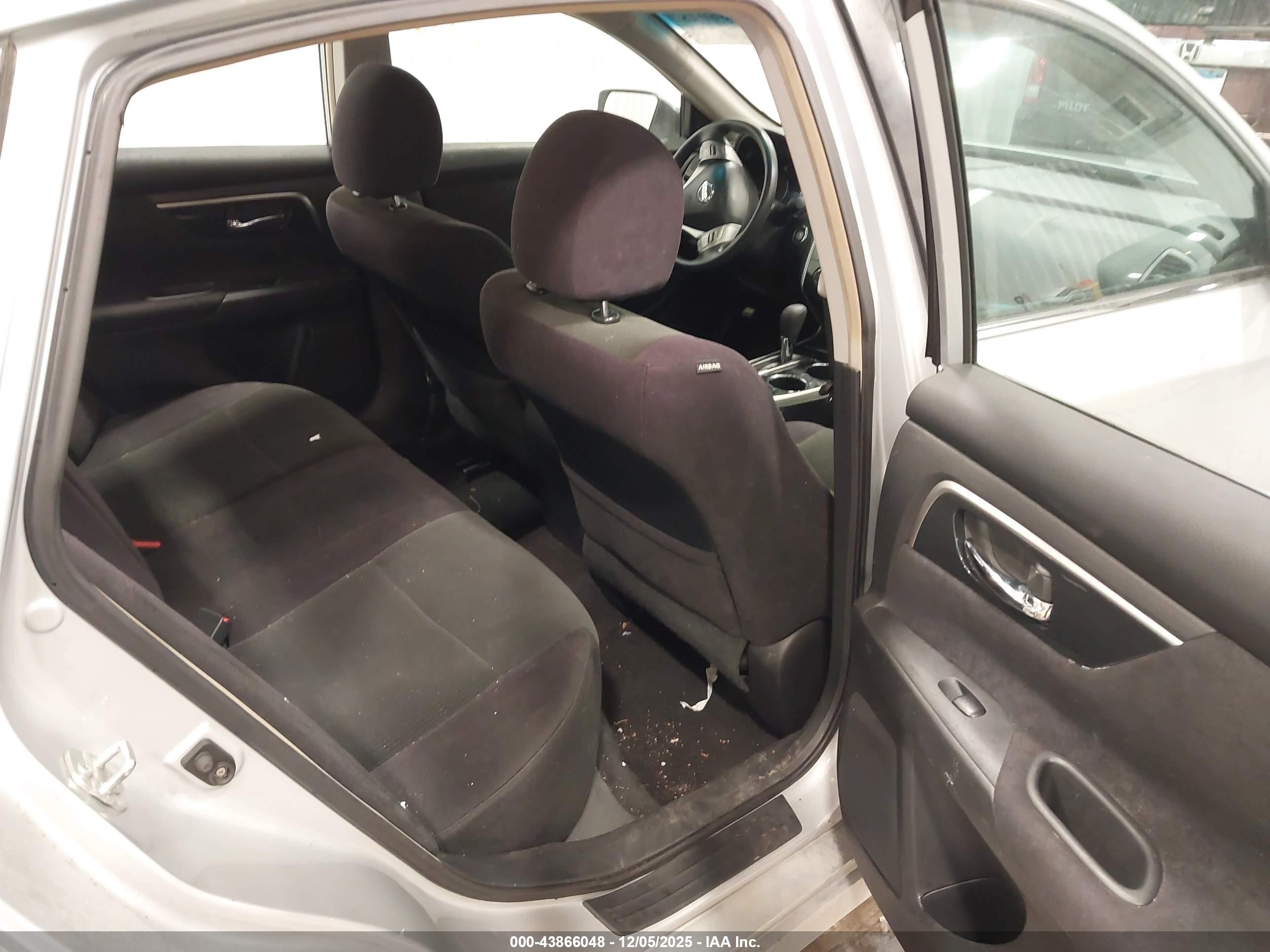 NISSAN ALTIMA image 8