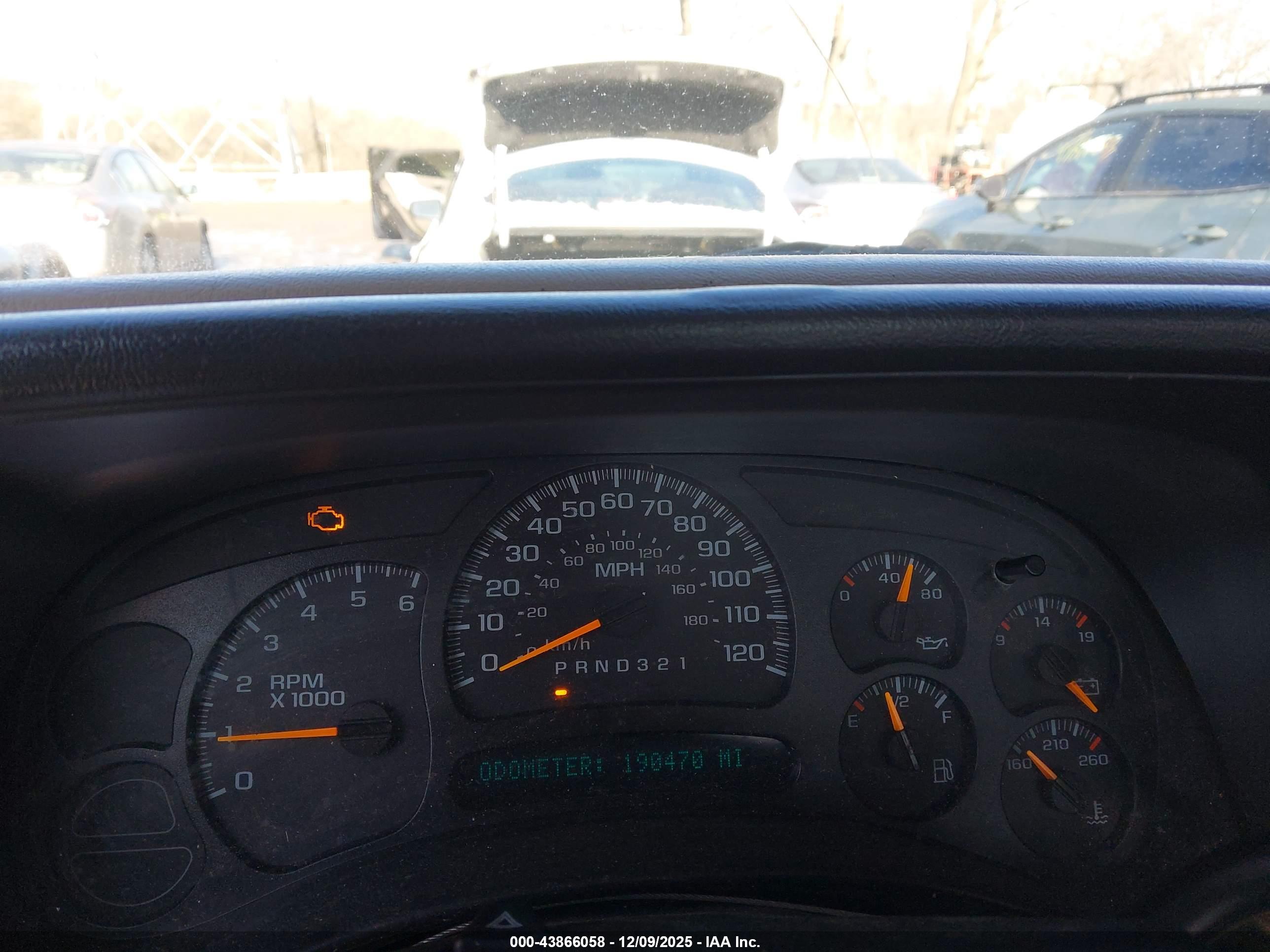CHEVROLET SILVERADO image 7