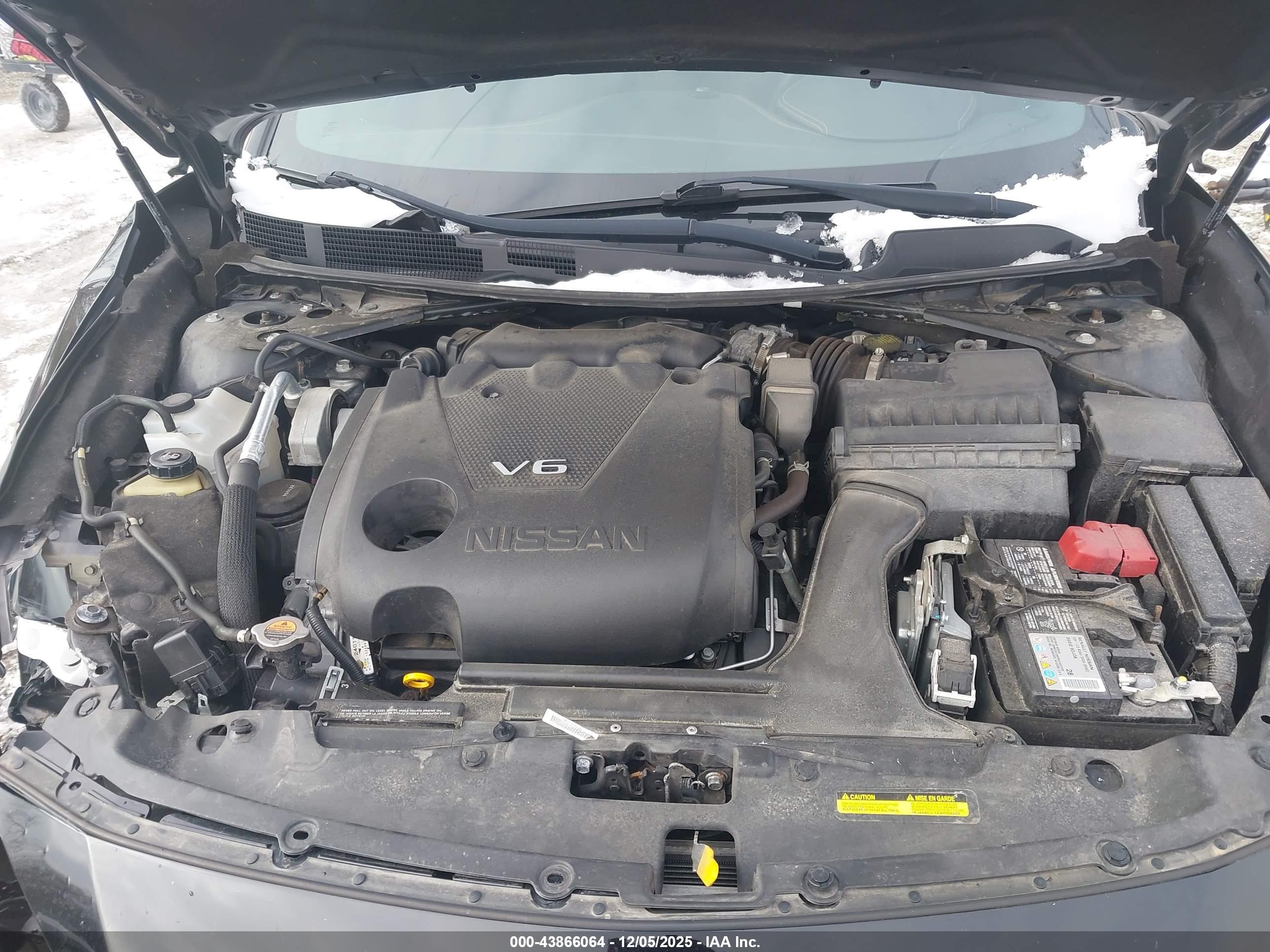NISSAN MAXIMA image 10